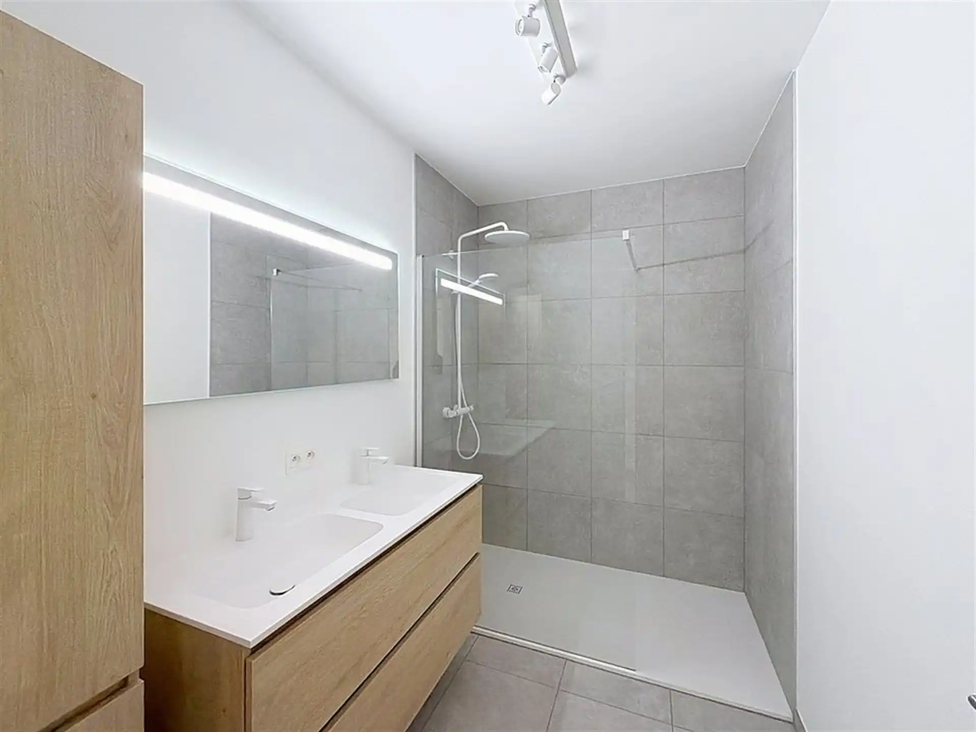 BEN-appartement (2022) met 2 slpks, terras en staanplaats foto 14