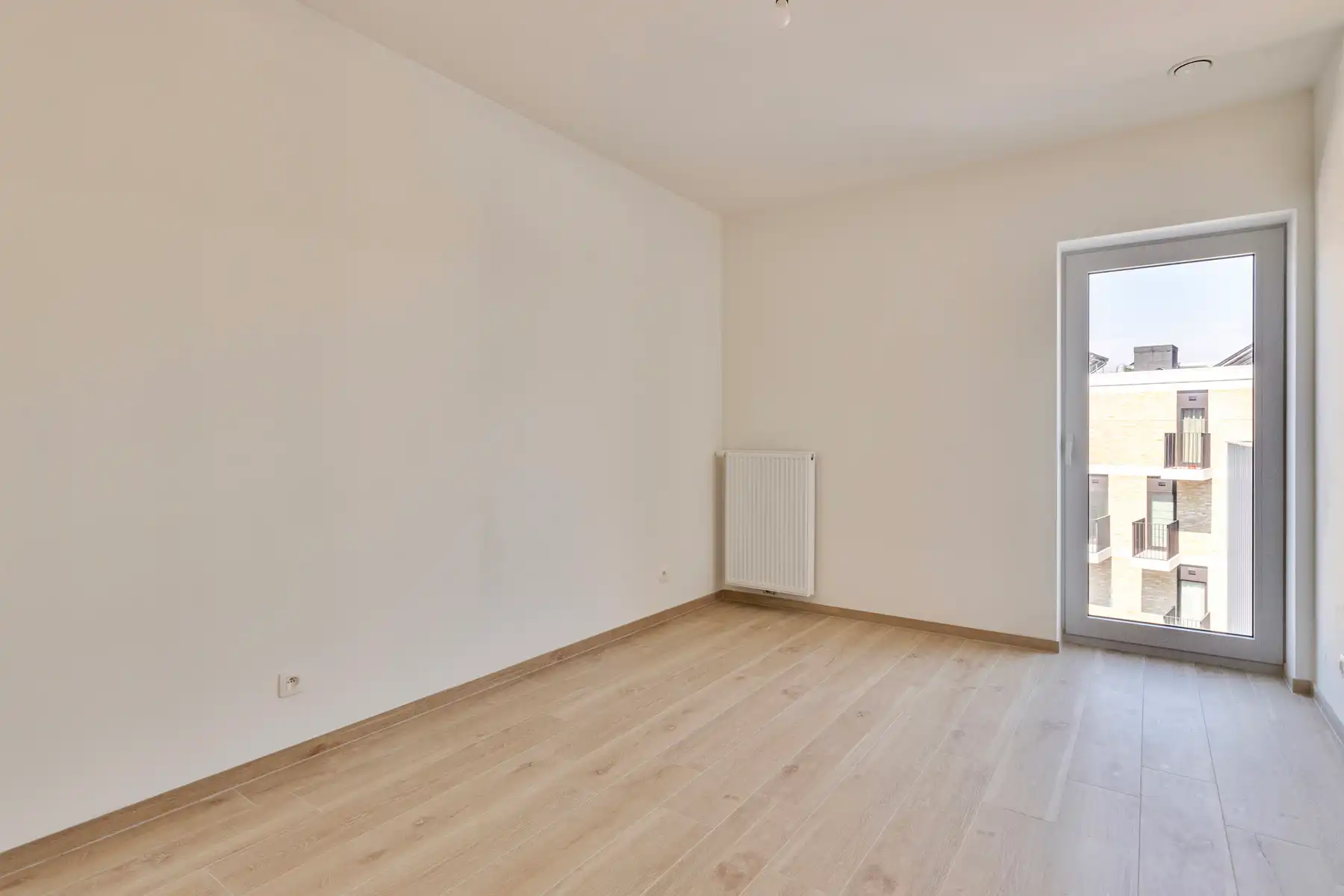 Ruim appartement met 2 badkamers. foto 13