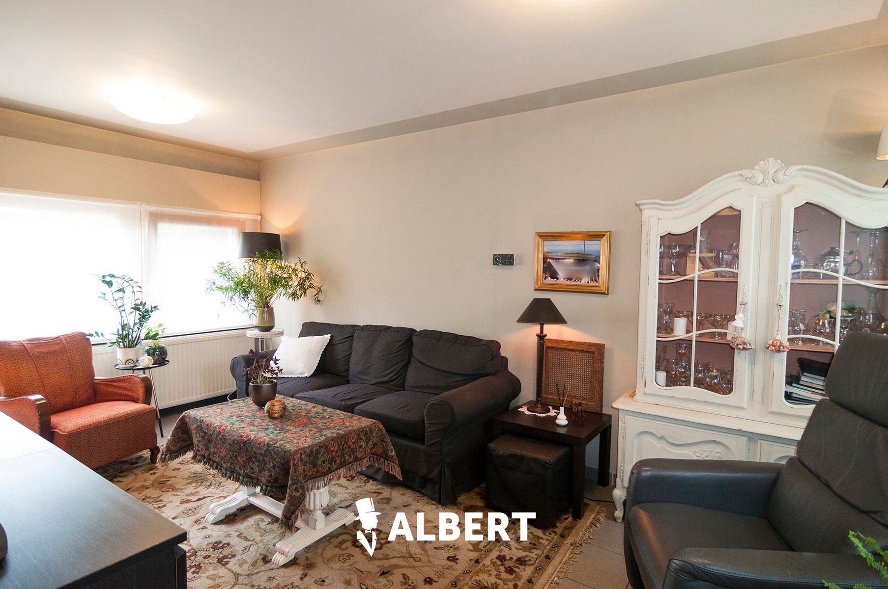 Gunstig gelegen, ruime, tijdloze woning op prachtig perceel! foto 6