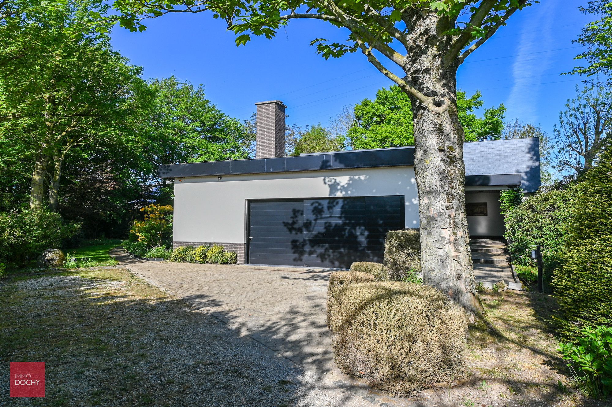 Ruime villa met prachtige tuin foto 8