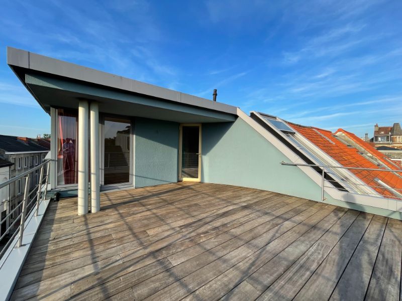 Stijlvolle studio met groot dakterras in hartje Gent foto {{pictureIndex}}