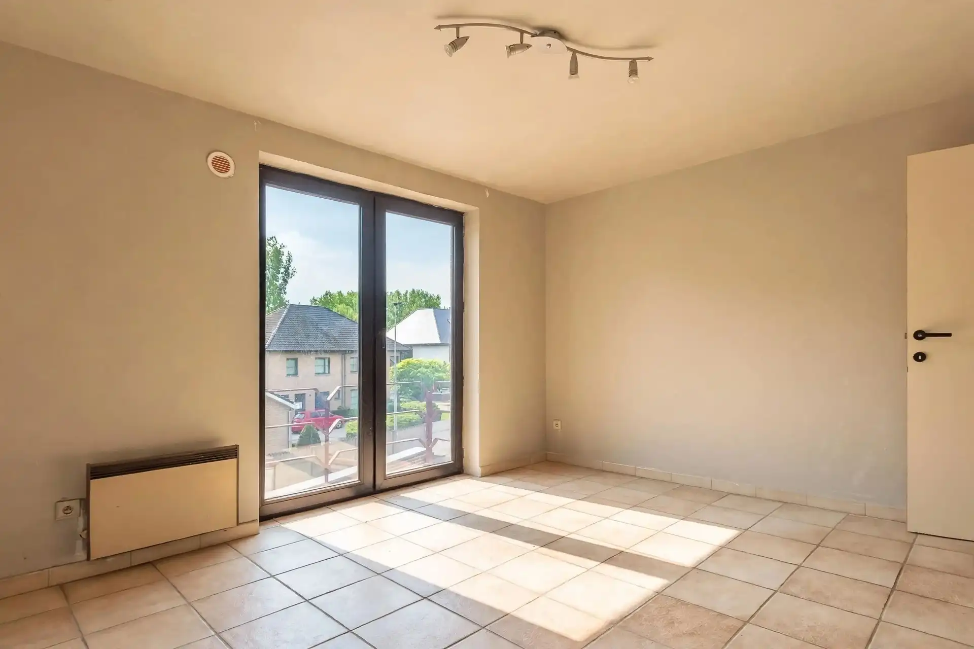 Ruim appartement met drie slaapkamers en staanplaats te Gijzegem foto 11