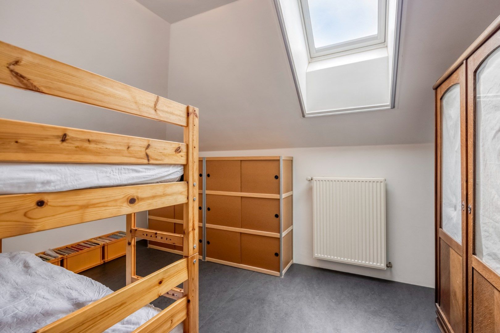 Instapklaar herenhuis met 4/5 slpks, centraal gelegen in Achterbos !  foto 30