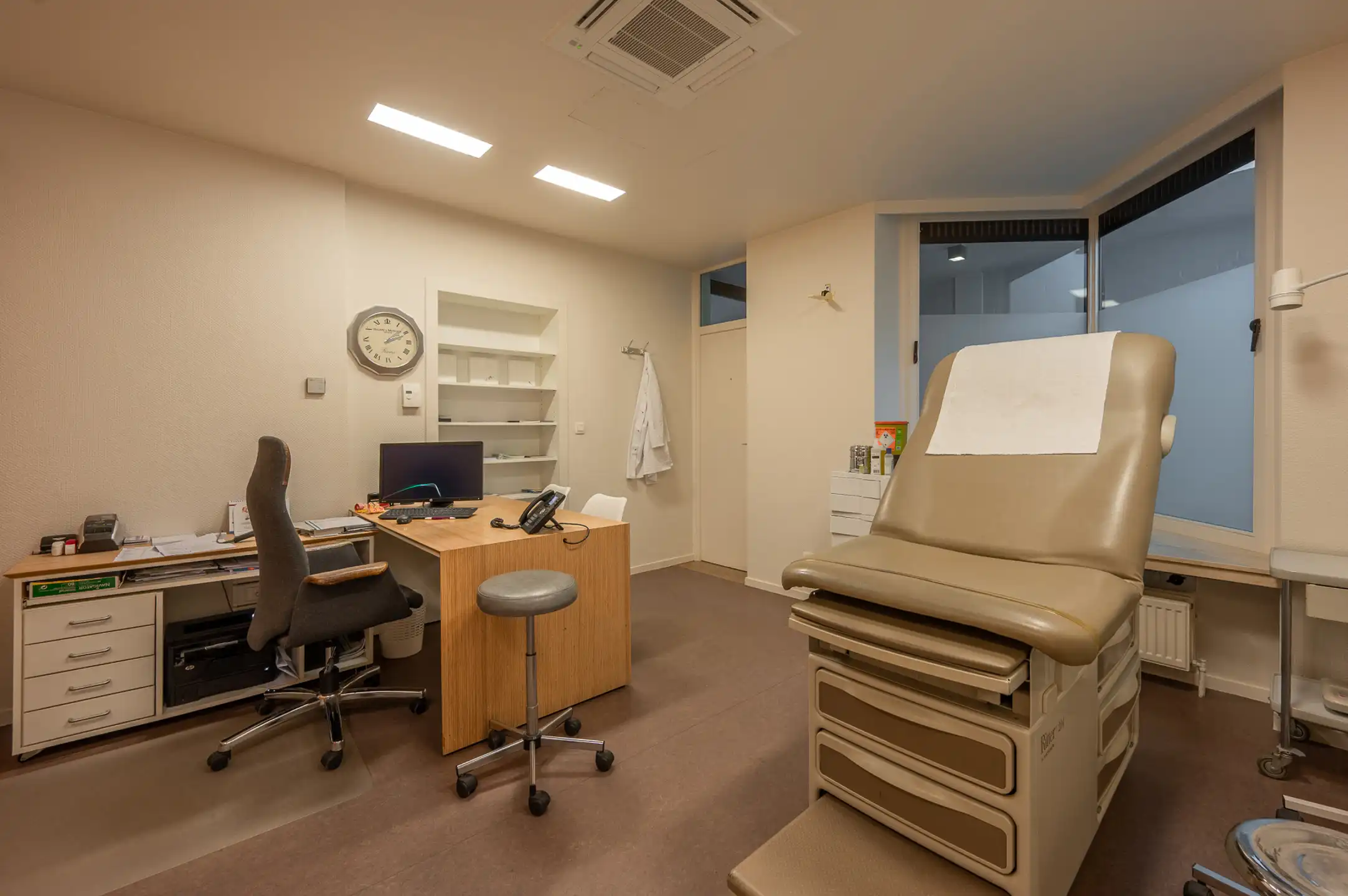 Handelspand van 210 m² op topligging in de Gouden Driehoek.. foto 16