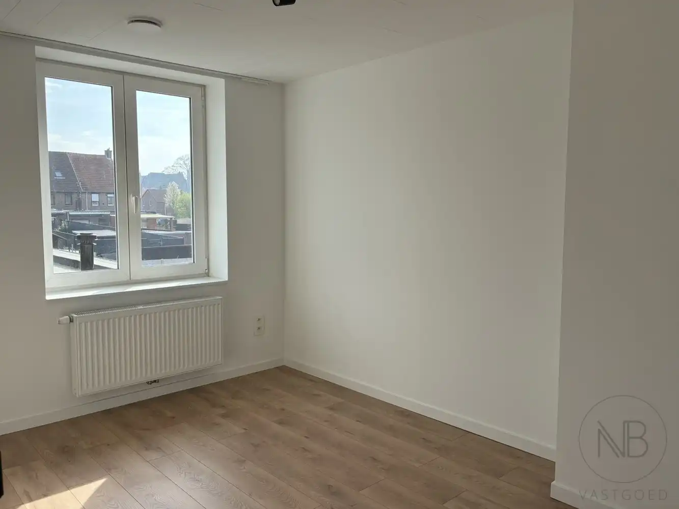 Instapklare en gerenoveerde woning in Genk foto 16