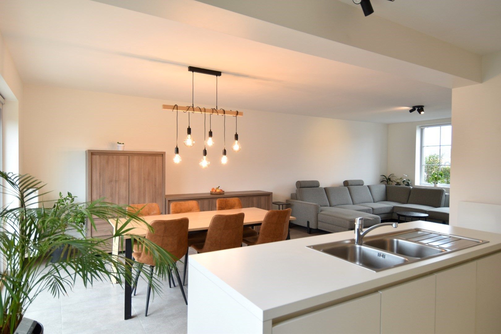 Instapklare gezinswoning met 3 slaapkamers (meer mogelijk!), zonnige tuin én garage te Heule foto 3
