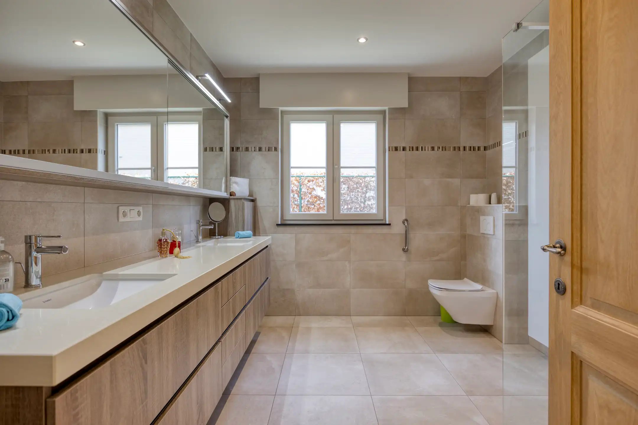 Vrijstaande, ruime villa (314m2) op een perceel van 30 are foto 13