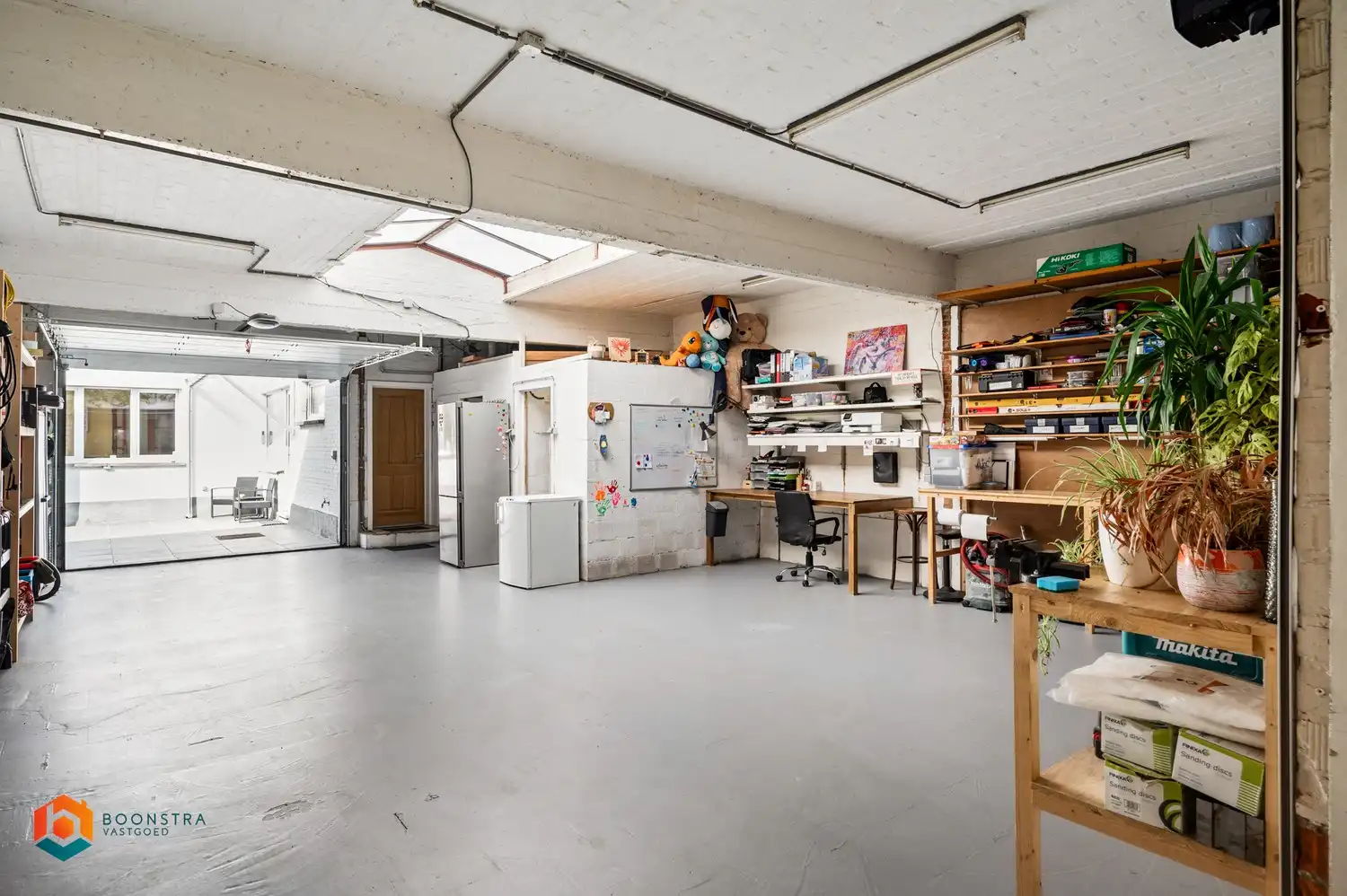 Leuke woning met 3 slpkrs en vergund magazijn/loods van 300m² foto 6