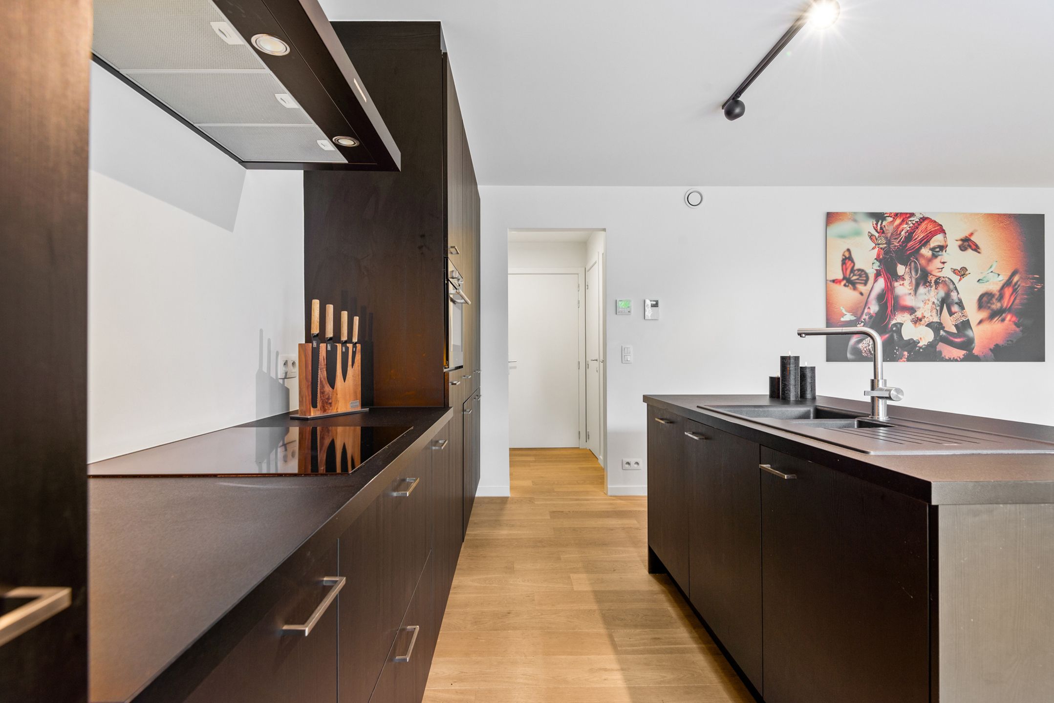 Prachtig afgewerkt, recent gelijkvloers appartement met tuin foto 3