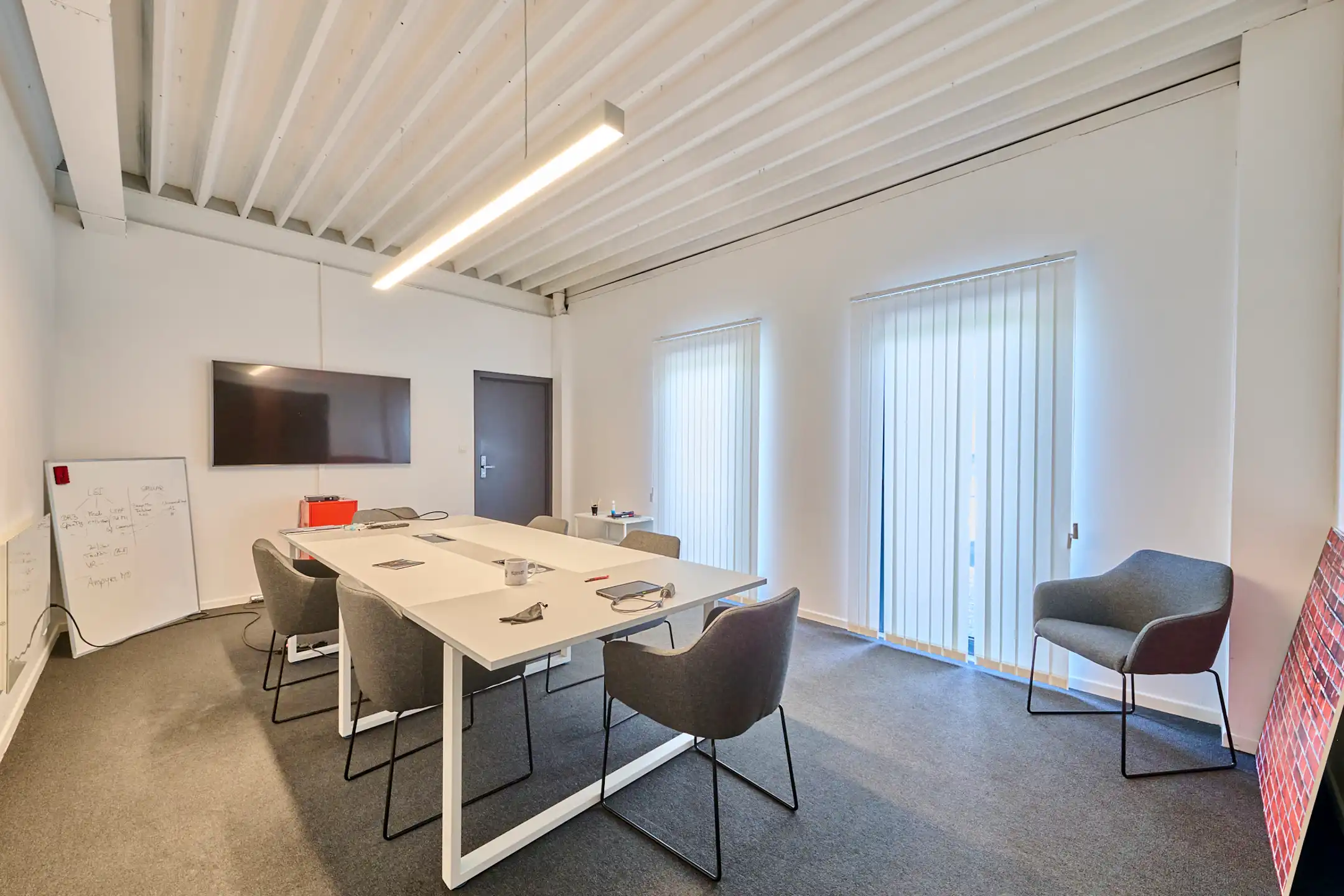 BEDRIJFSGEBOUW MET GROOT BUITENTERREIN IN GENK foto 10