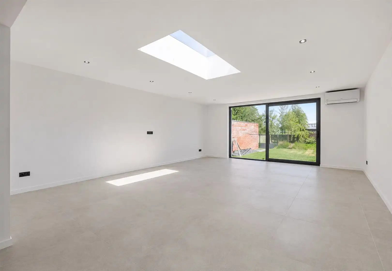Totaal gerenoveerde en energiezuinige woning  foto 2