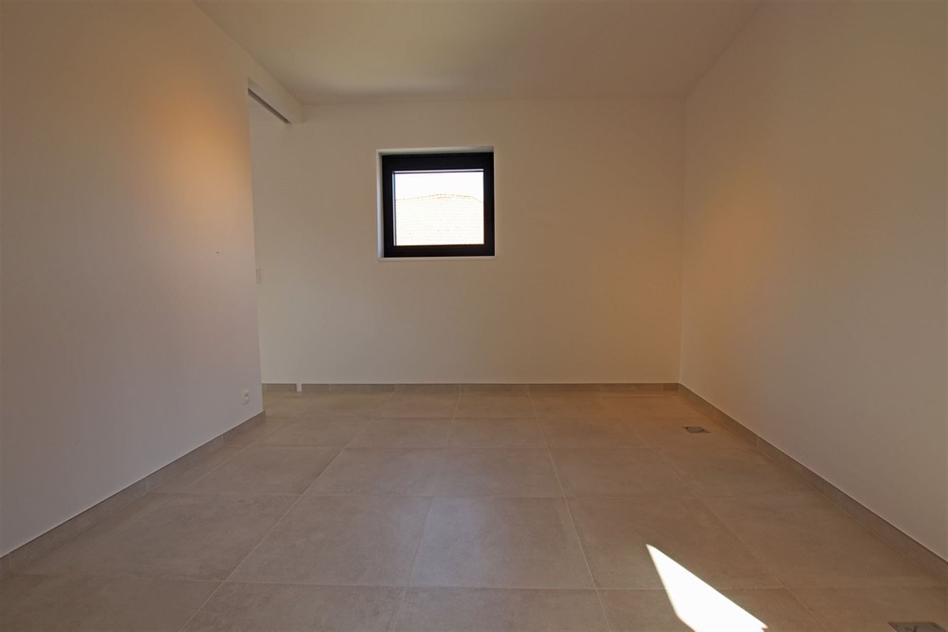 Modern en lichtrijk appartement foto 10