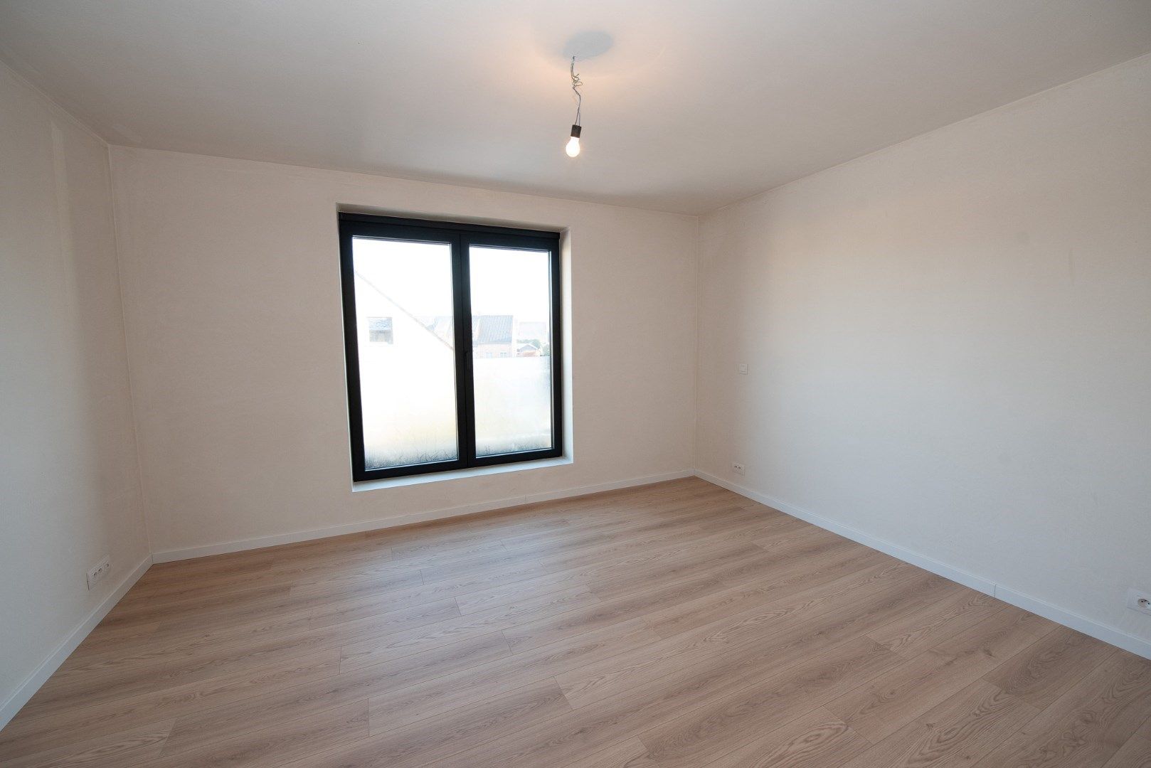 Nieuwbouwwoning met garage in Olsene foto 16