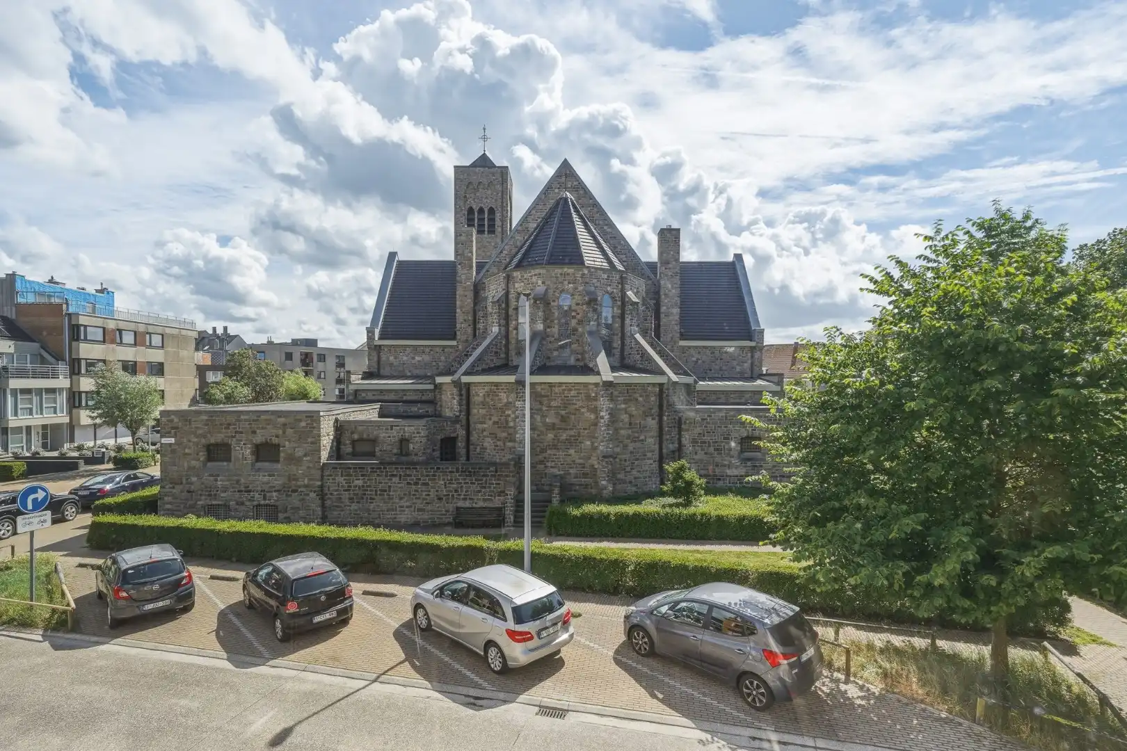 Ruime woning met garage en veel mogelijkheden te Mariakerke (Oostende) foto 4