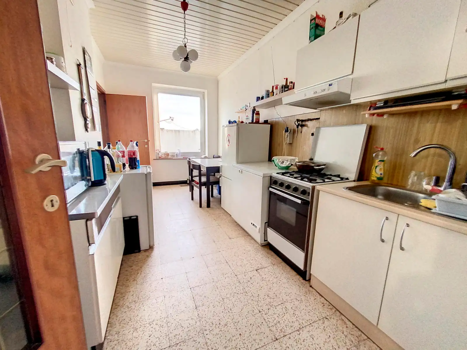 Tankstation met 2 appt en 10+ parkeerplaatsen.  foto 29