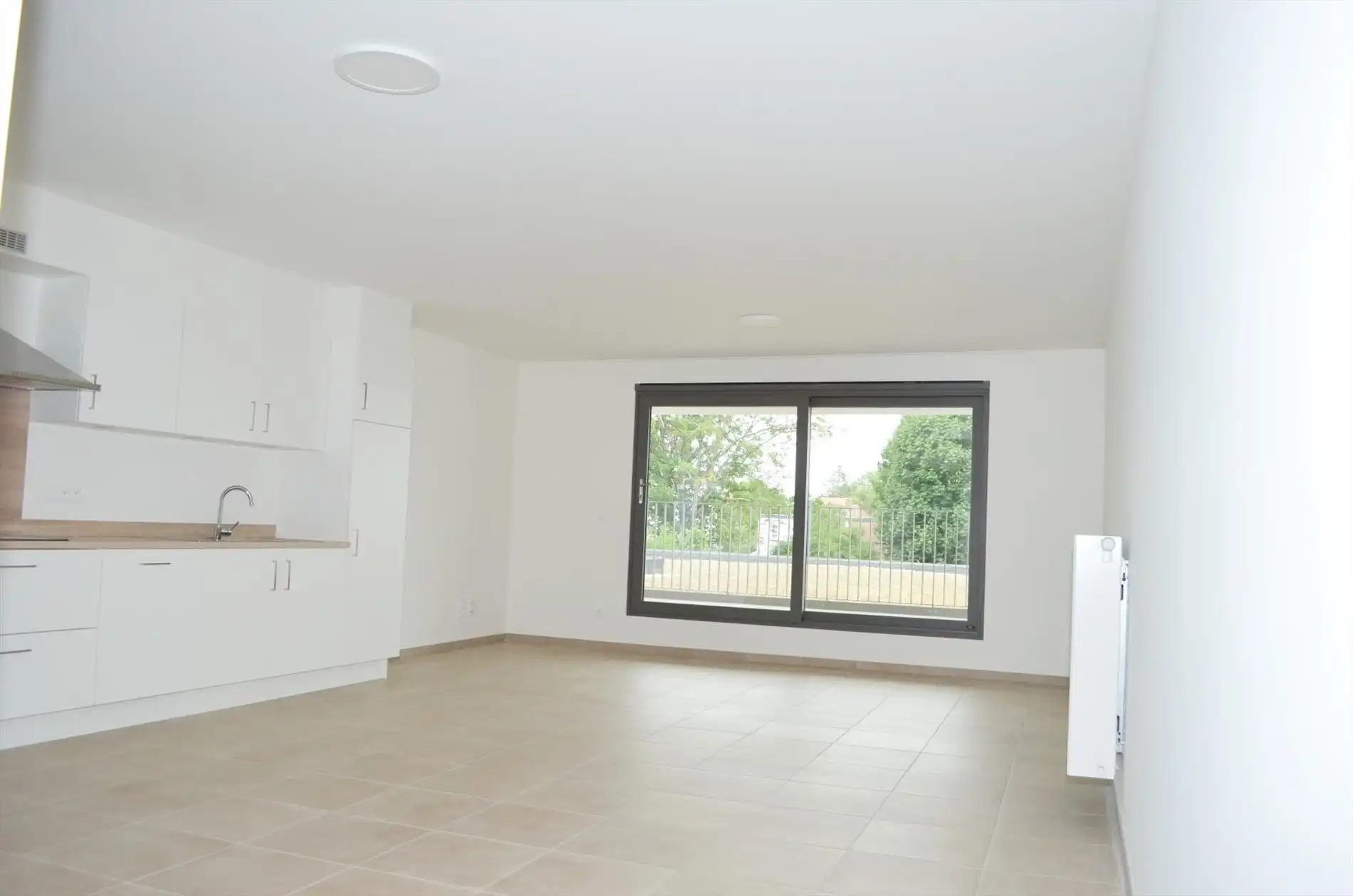 Bijna-enegieneutraal quasi nieuwbouw appartement met drie slaapkamers foto 4