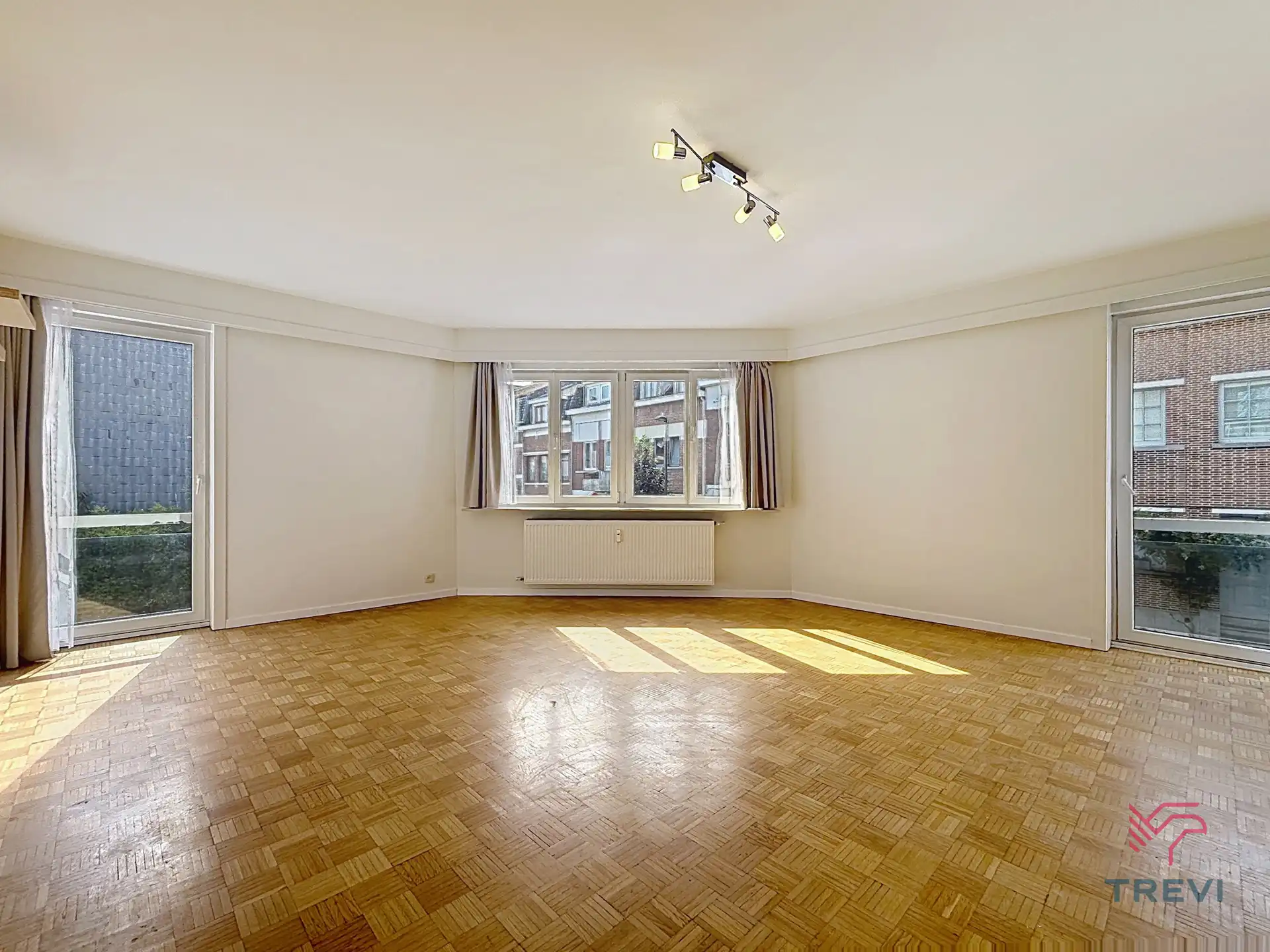 Appartement met 2 slaapkamers vlakbij het station Demey foto 2