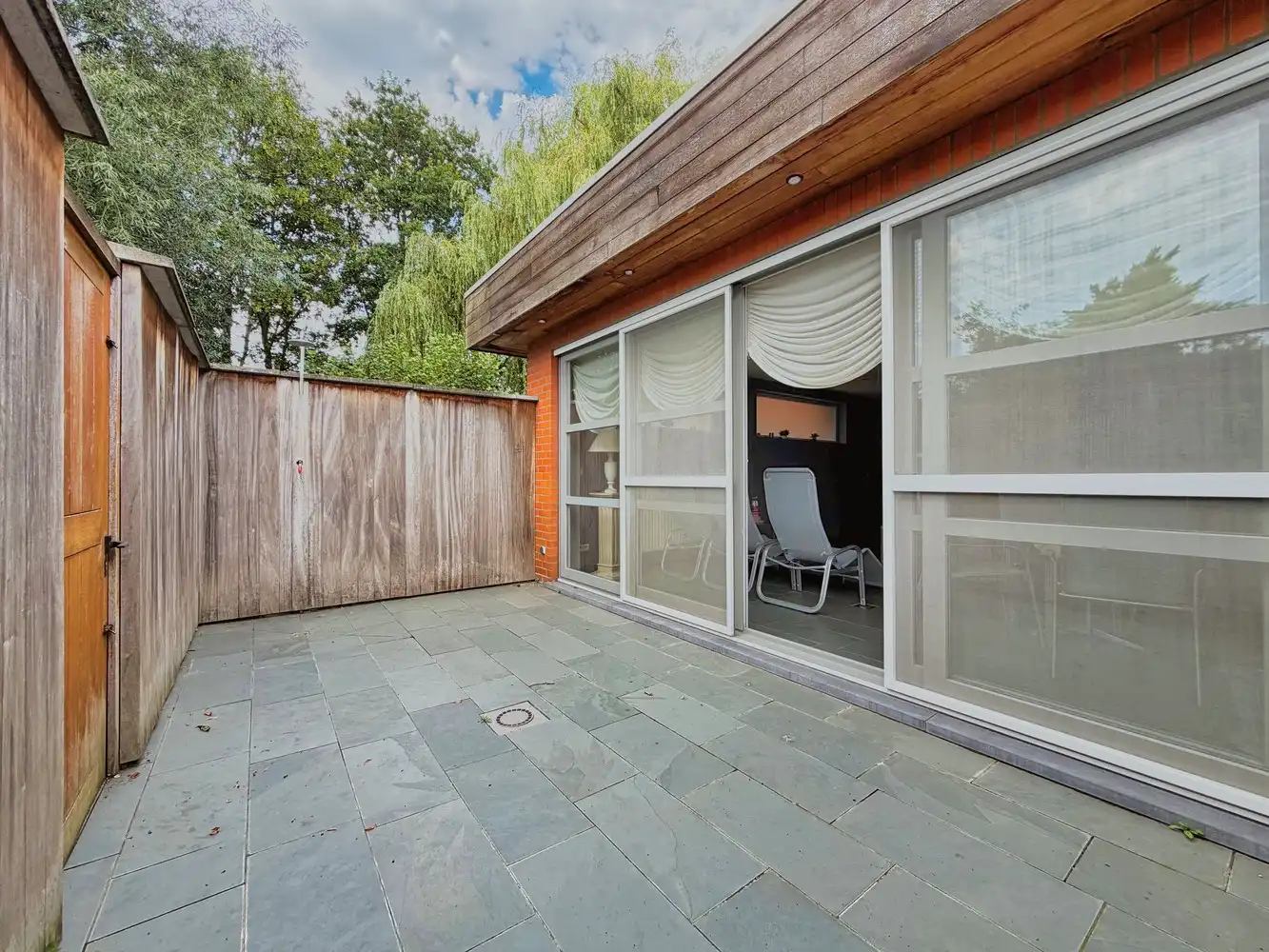 Exclusieve handelswoning (267m²) met goedgekeurde functiewijziging naar ruime gezinswoning foto 15