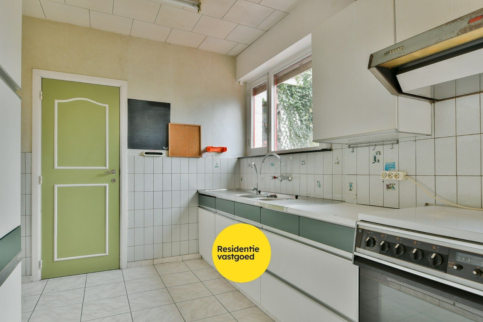 Ruime gezinswoning met potentieel te St-Michiels foto 7