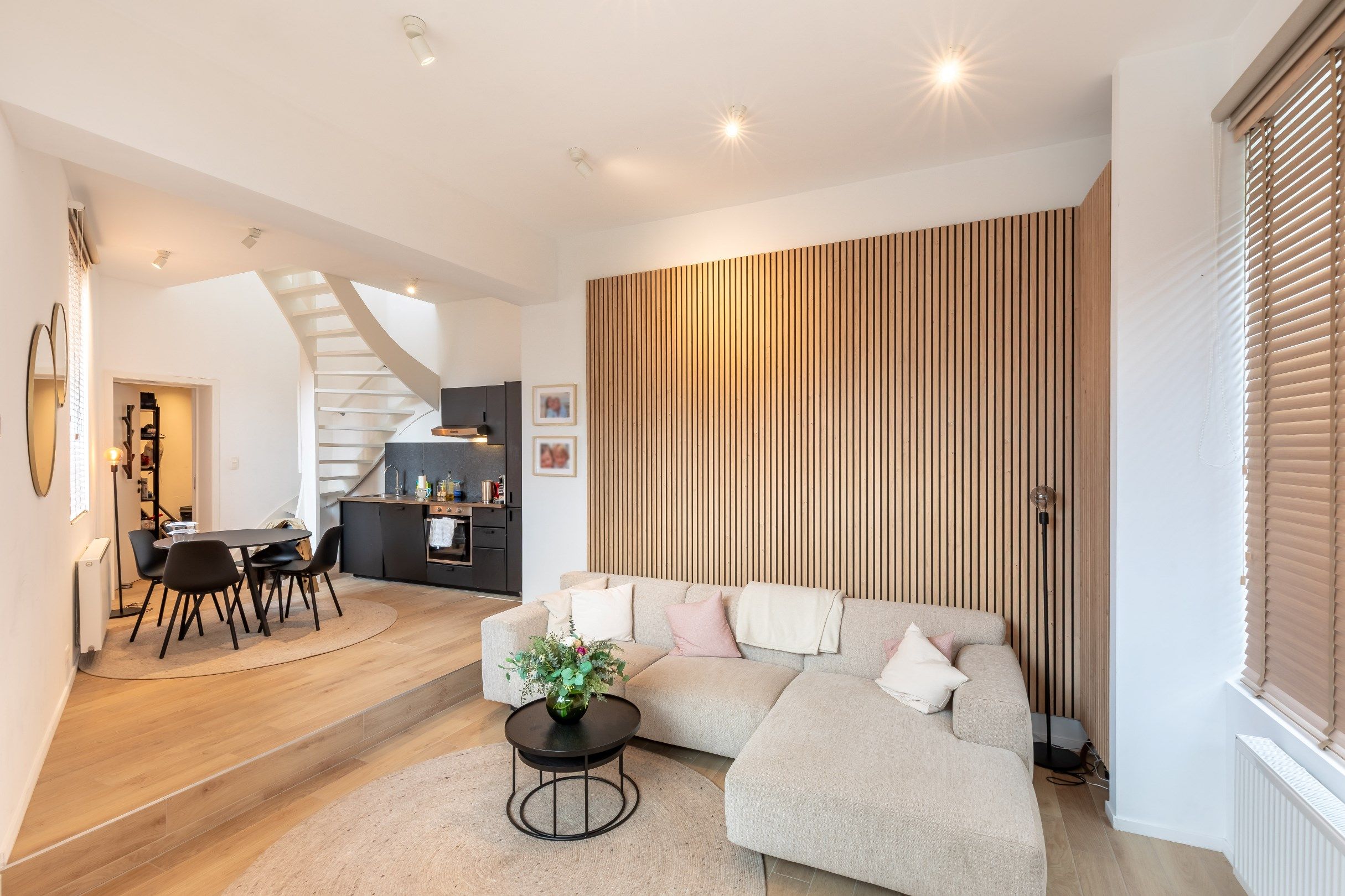 Prachtig gerenoveerde hoekwoning! foto 4