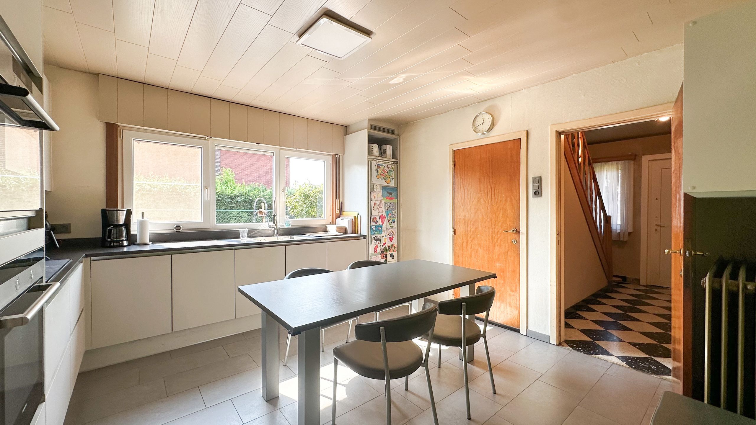 Instapklare woning met woonopp. van 309m² te Houthalen! foto 9