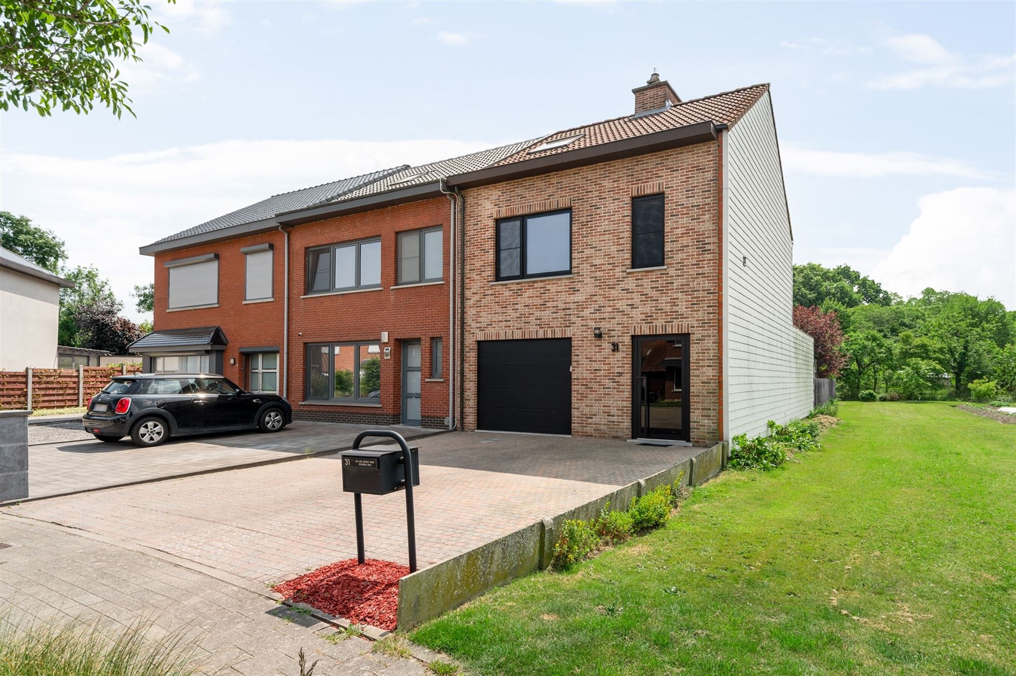 Perfect instapklare woning met 3 (mogelijk 4!) SLPK te Sint-Katelijne-Waver foto {{pictureIndex}}