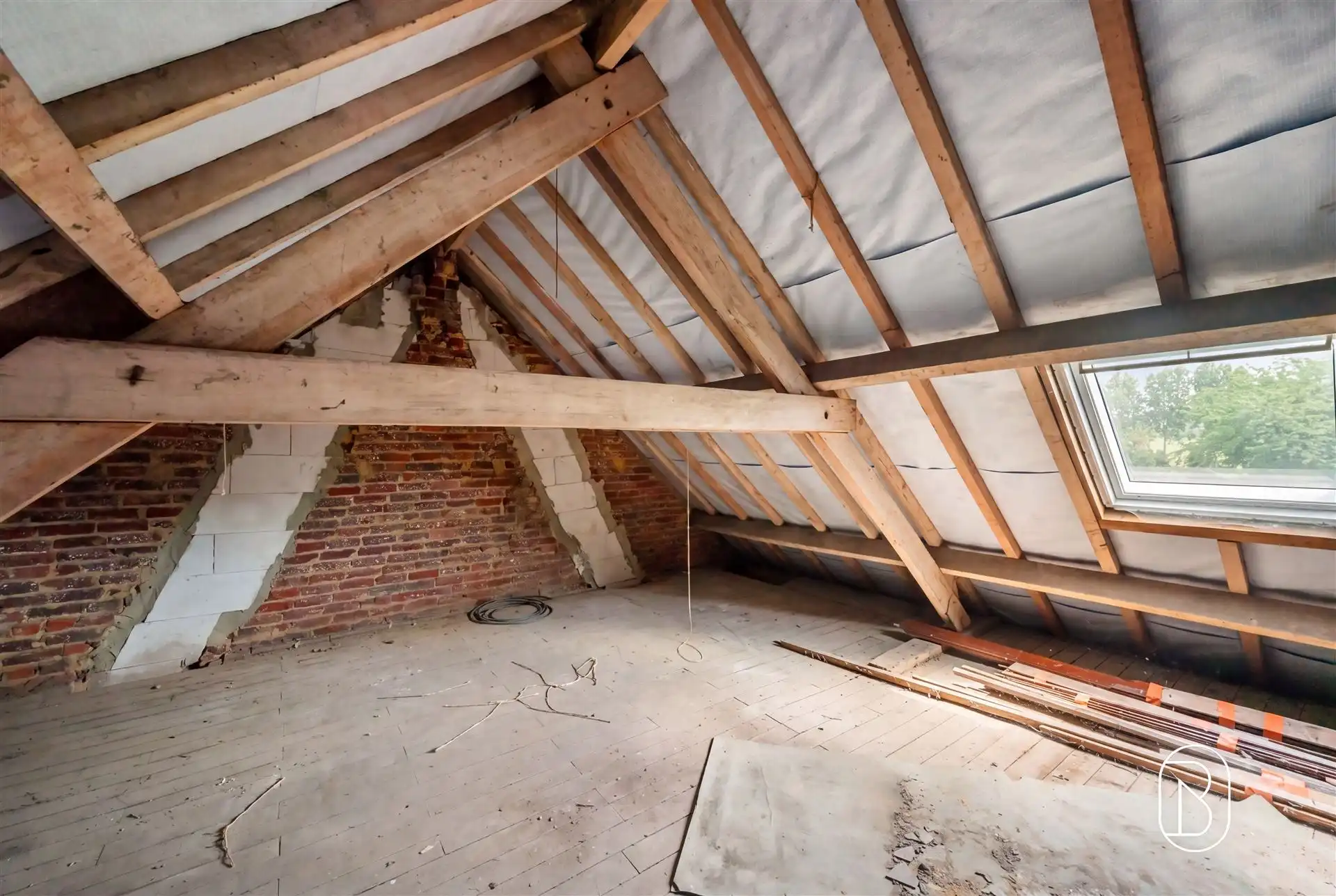 Mooie gerenoveerde halfopen woning met tuin in Saint-Sauveur foto 19