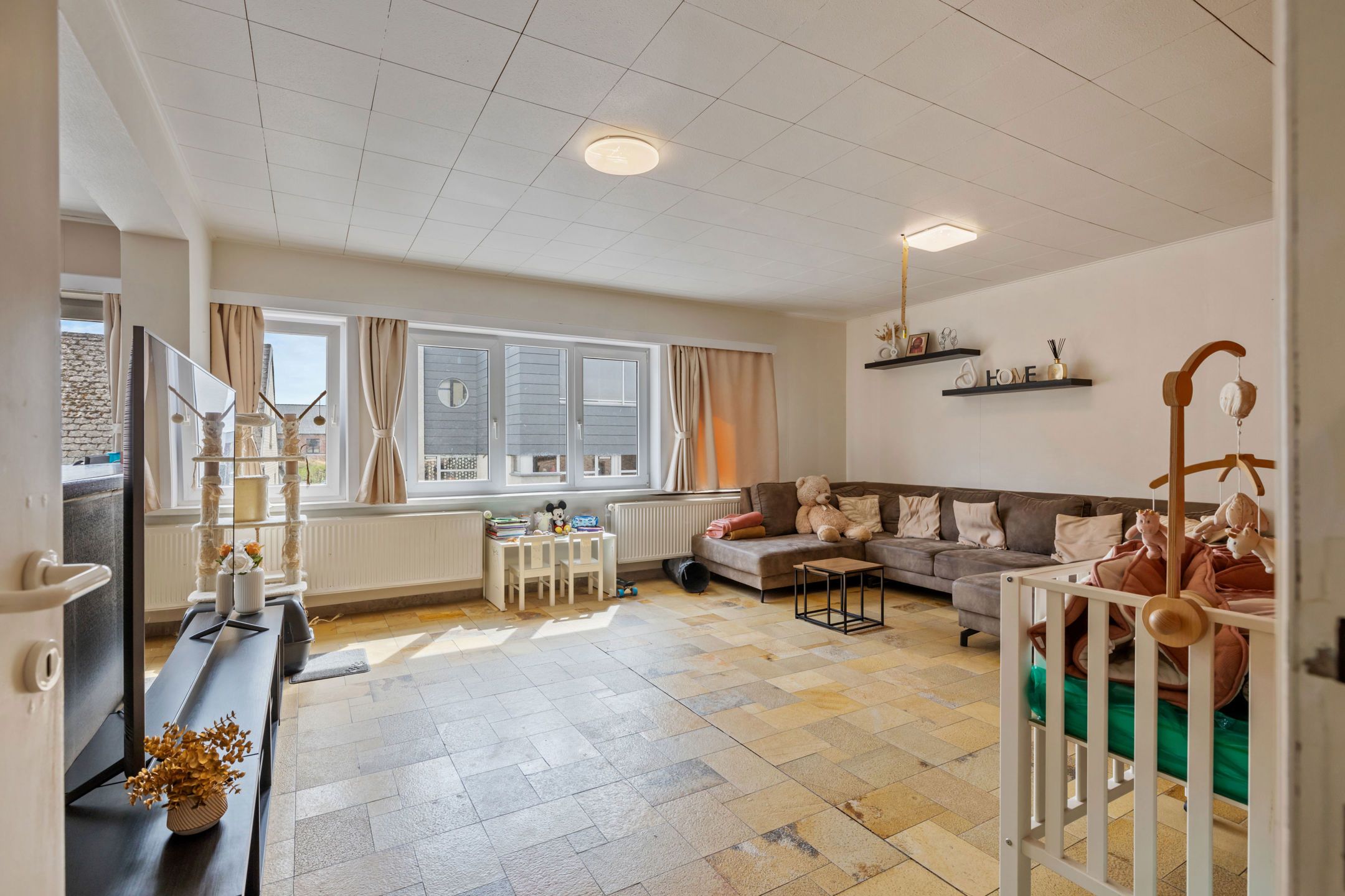 Bel-etage met 3 garages en tuin in het centrum van Bever foto 5