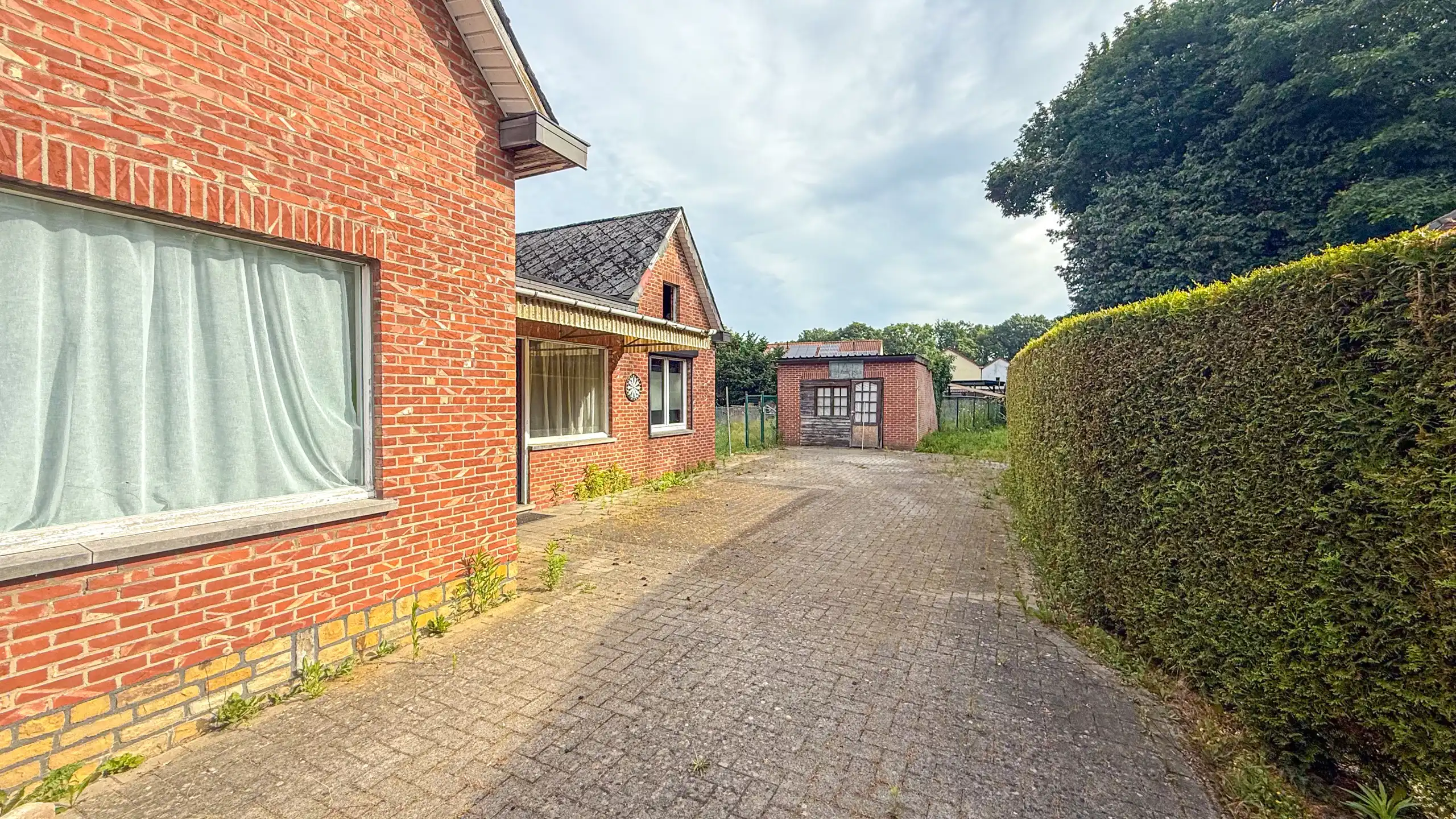 Deels gerenoveerde woning met ruime leefruimte en 3 slpkms! foto 28