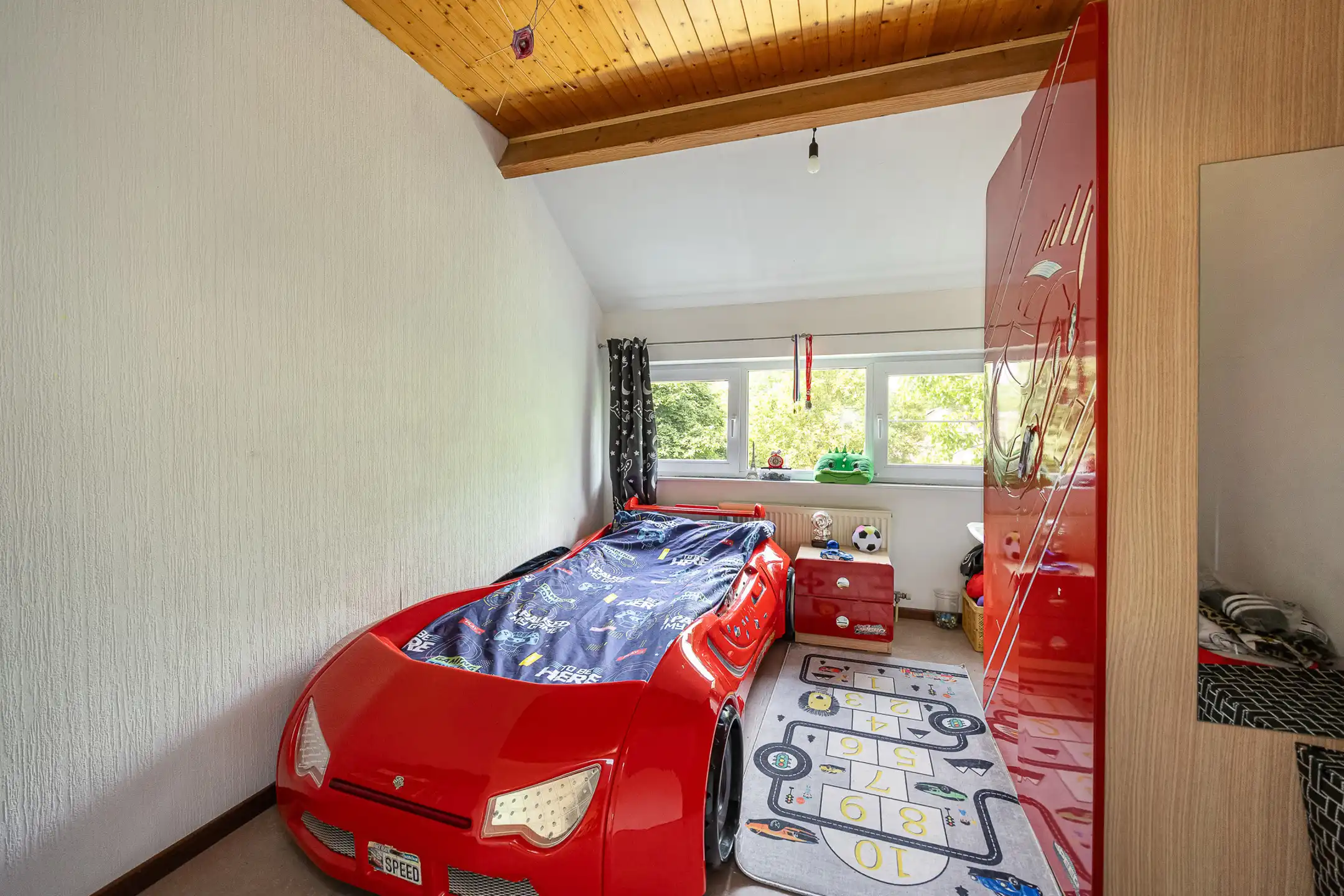 Ruime woning met 4-5 slpks en bedrijfsruimte in Turnhout. foto 30
