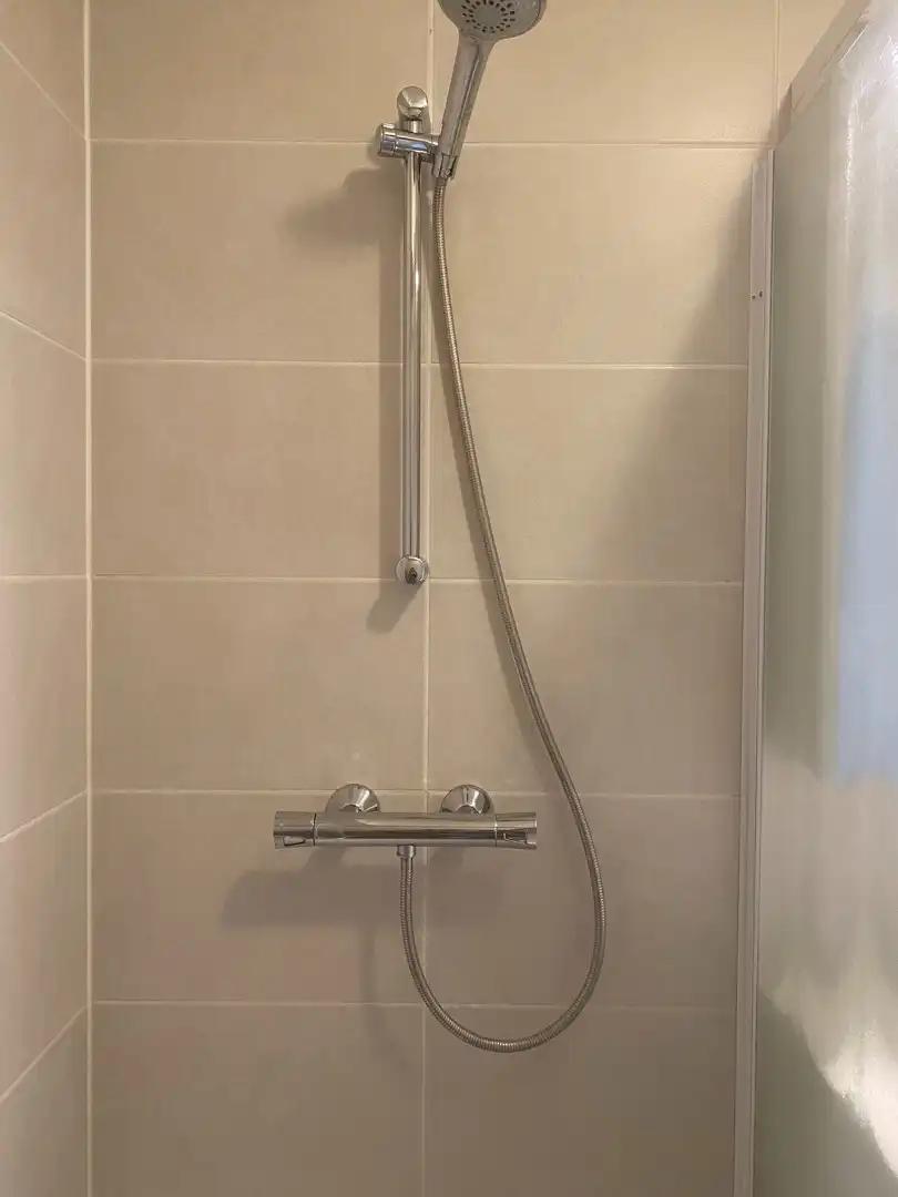 Verzorgd duplex-appartement met 3 slaapkamers en een autostaanplaats foto 13