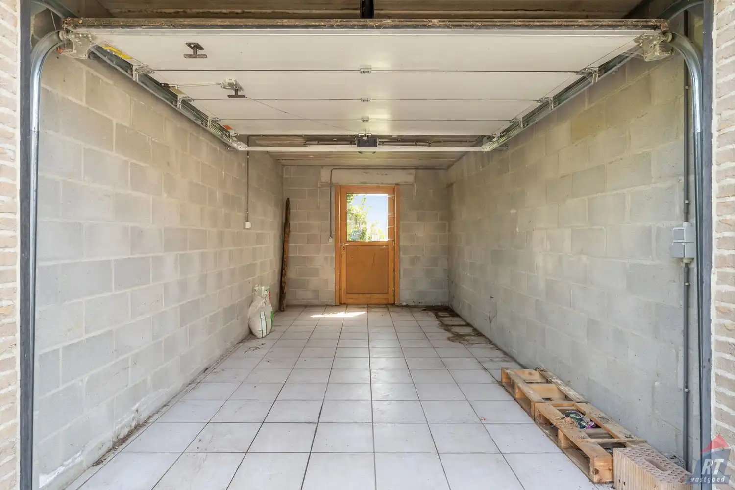 Gelijkvloers appartement met 2 slaapkamers, ruim terras en garage in Tongeren-Borgloon foto 13