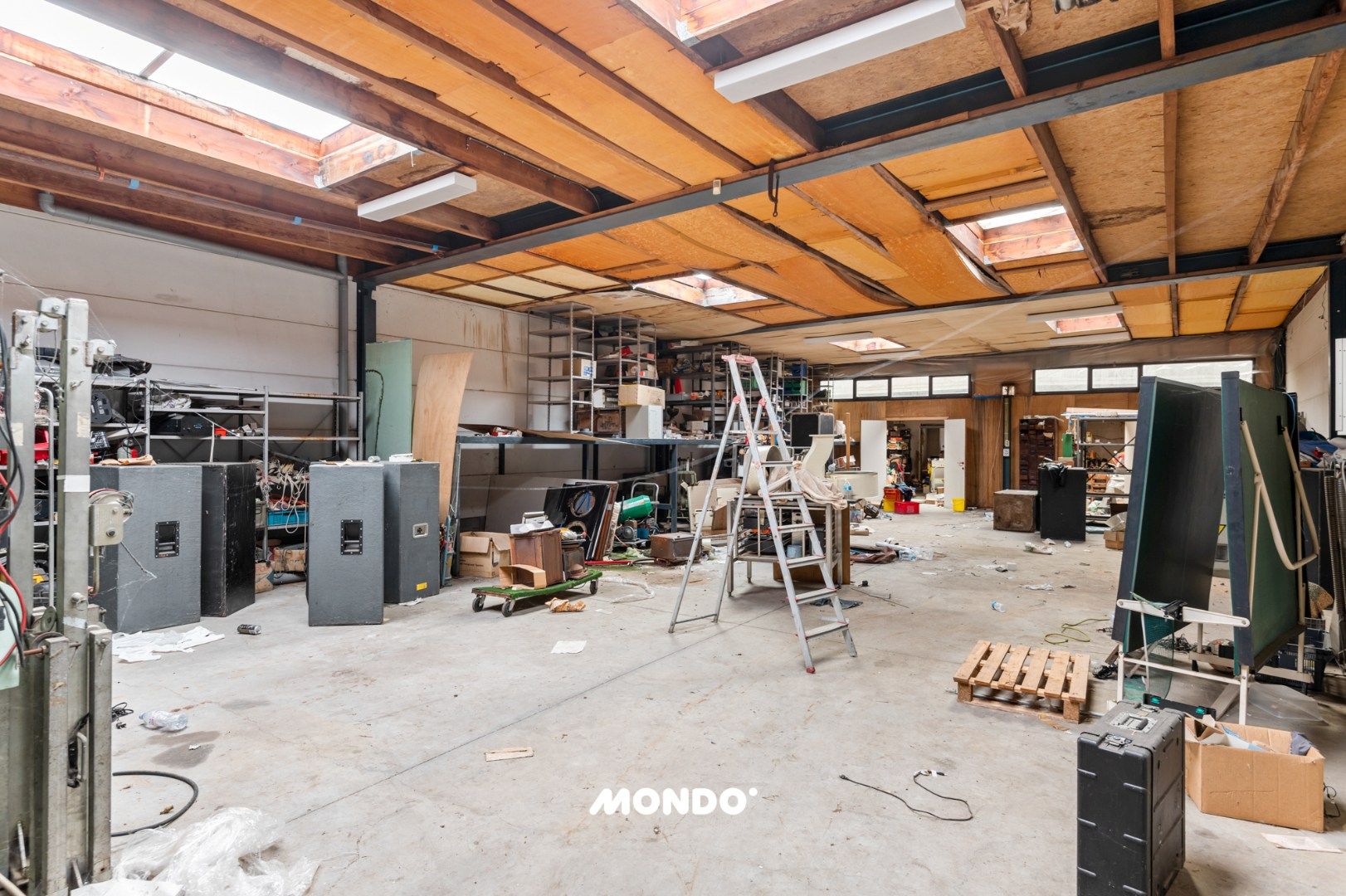 Gebouw met karaktervolle gevel in hartje Willebroek foto 11