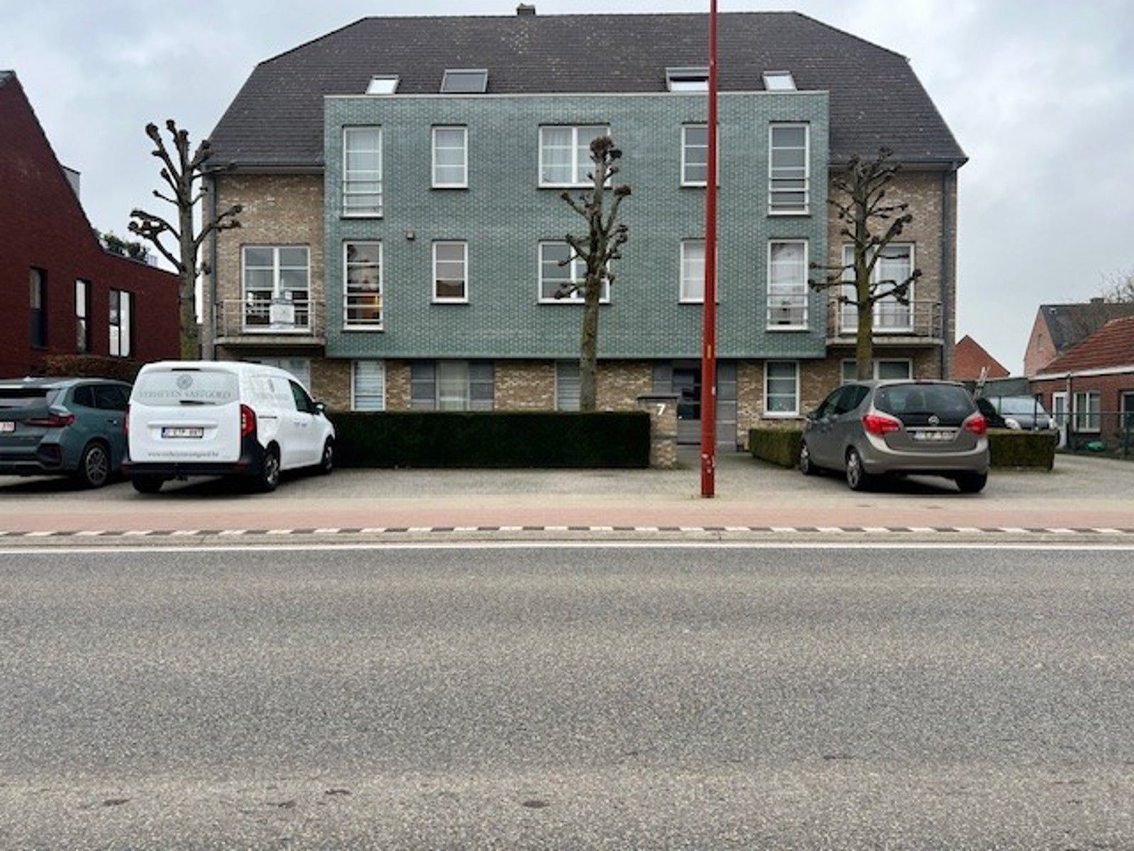 Instapklaar appartement van 90 m² centraal gelegen foto {{pictureIndex}}