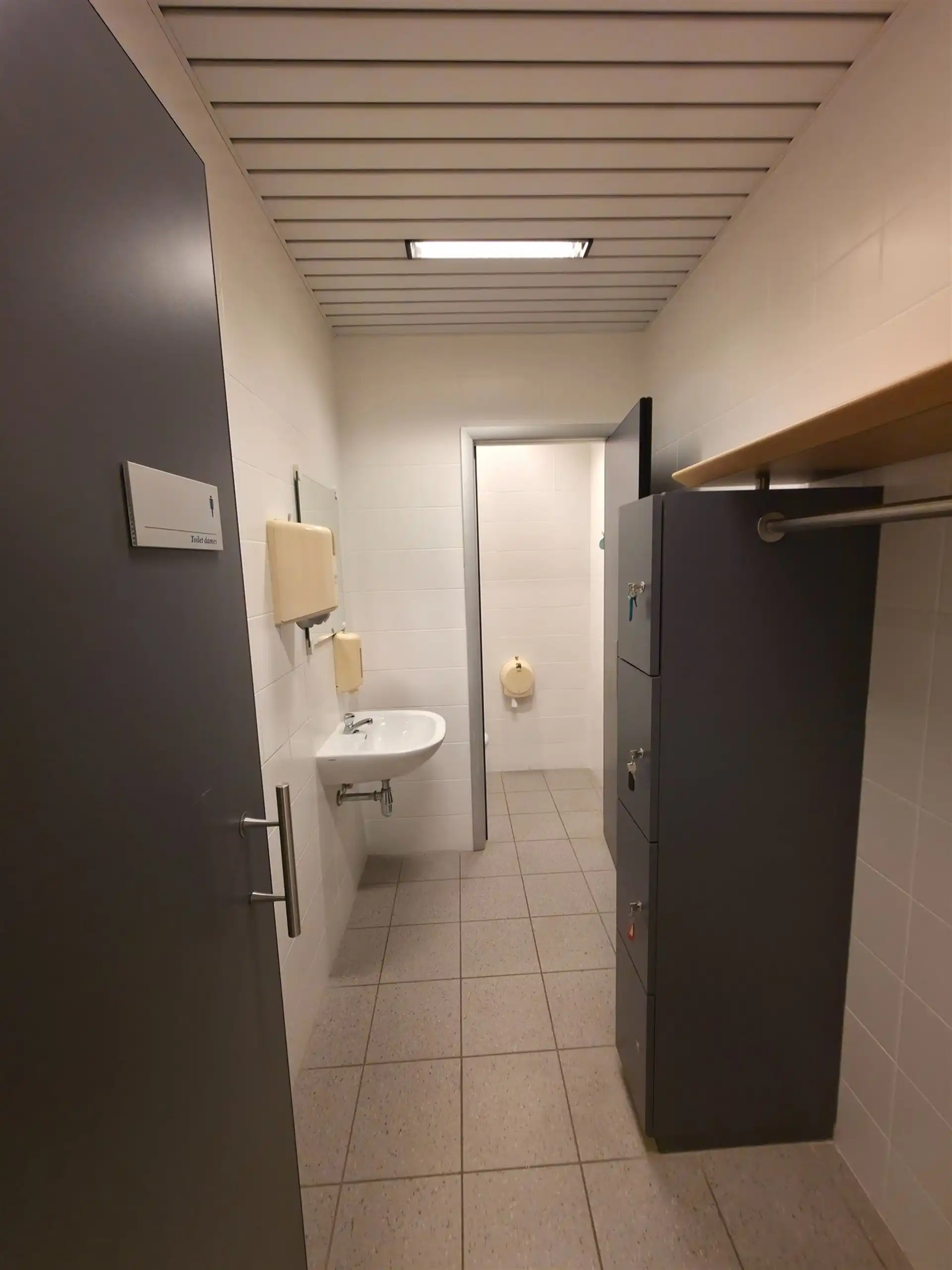 Handelspand/kantoor van 372m² in het hart van Denderhoutem foto 14