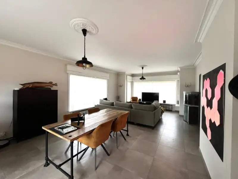 Vernieuwde woning met 4 slaapkamers foto 7