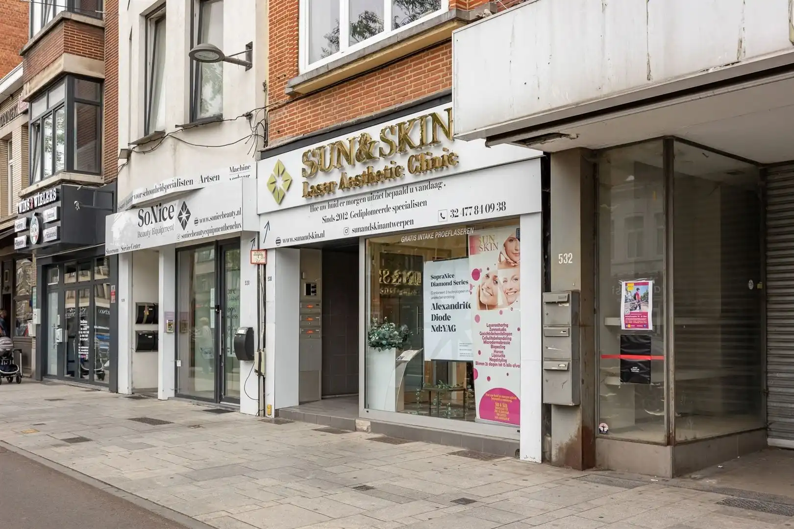 Commerciële ruimte van 134 m²  foto {{pictureIndex}}