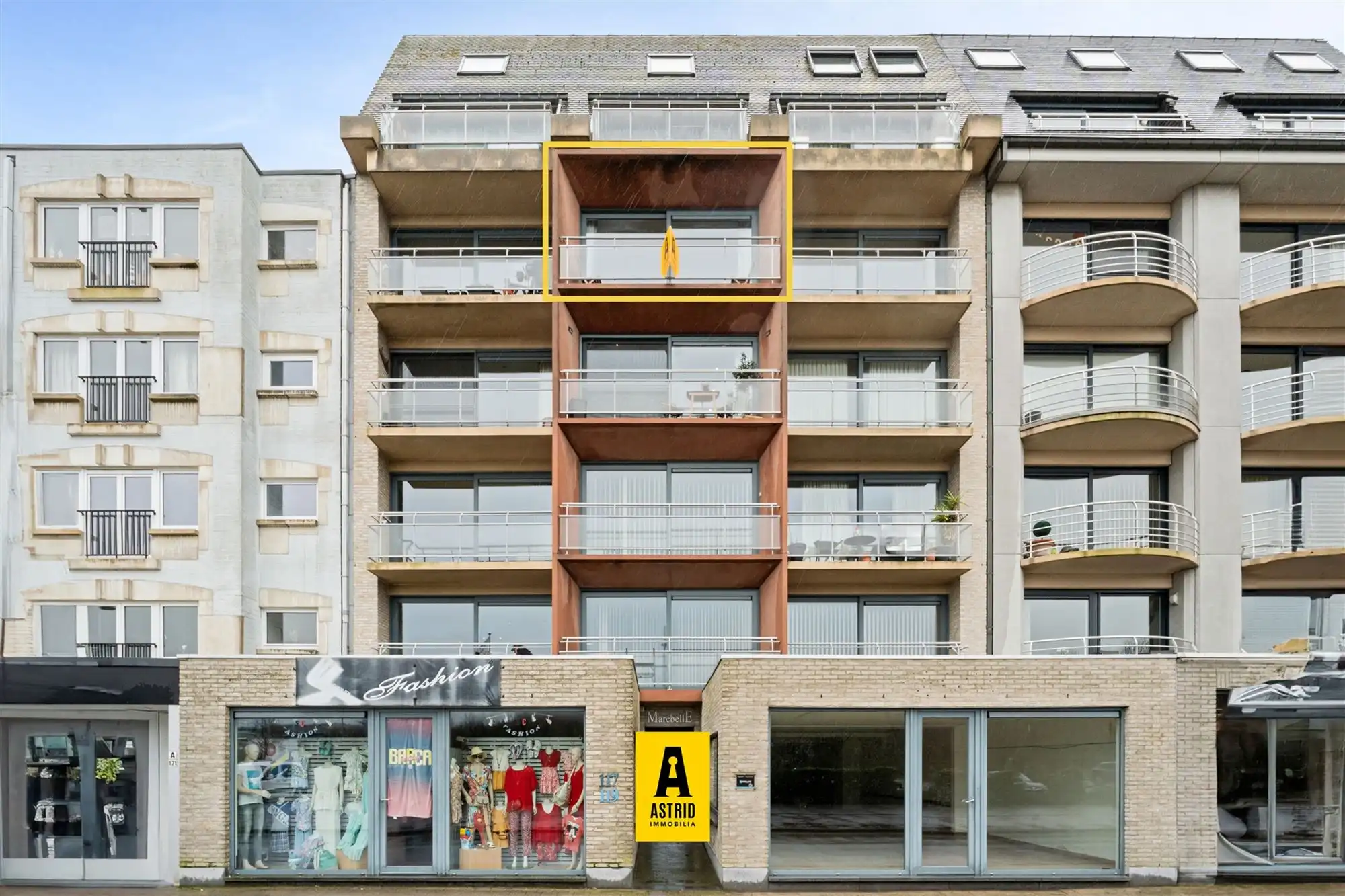 Studio met aparte slaaphoek op topligging! foto {{pictureIndex}}