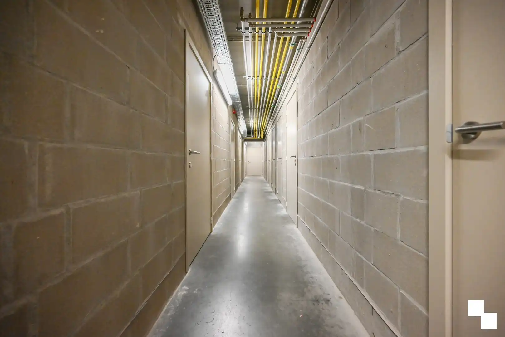 Lichtrijk tweeslaapkamer appartement te hartje Izegem foto 34