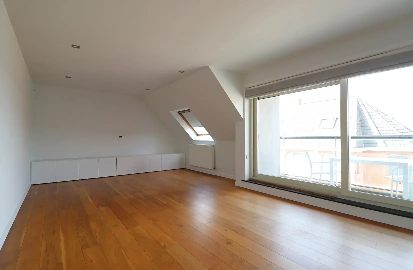 Verzorgd appartement met garage foto 2