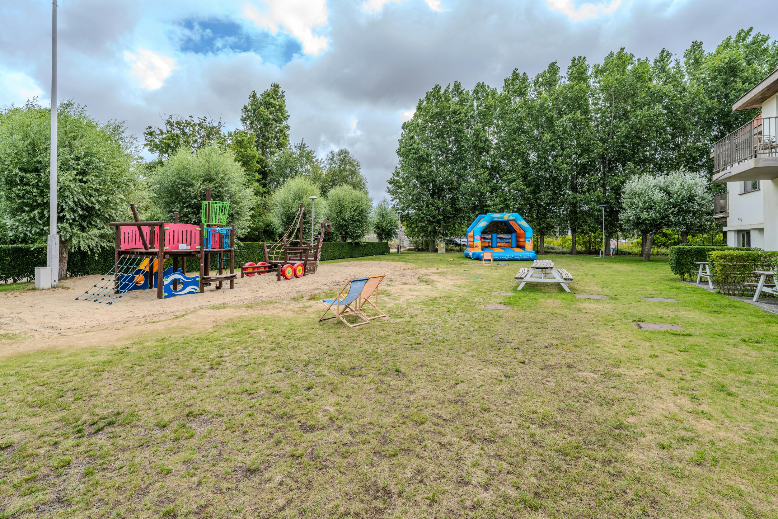 Instapklare studio te koop op een rustig domein te Westende! foto 31