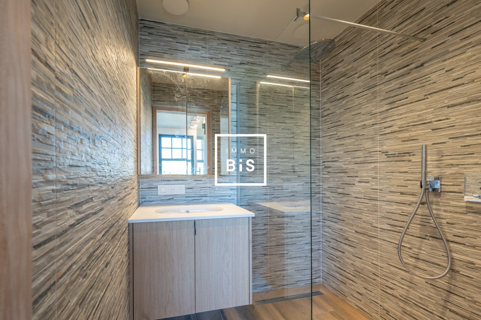 Prachtig afgewerkte hoekwoning, zeer rustig gelegen nabij het centrum foto 12