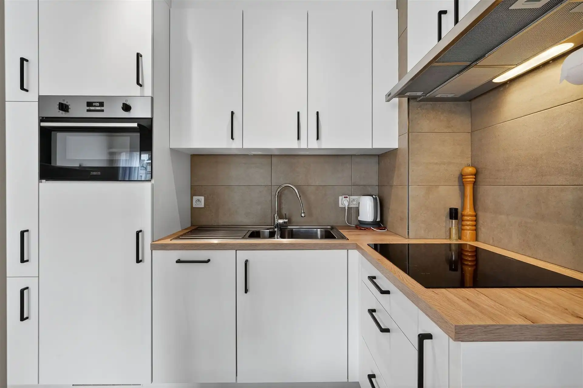 GERENOVEERD / RUGZIJDE ZEEDIJK foto 11