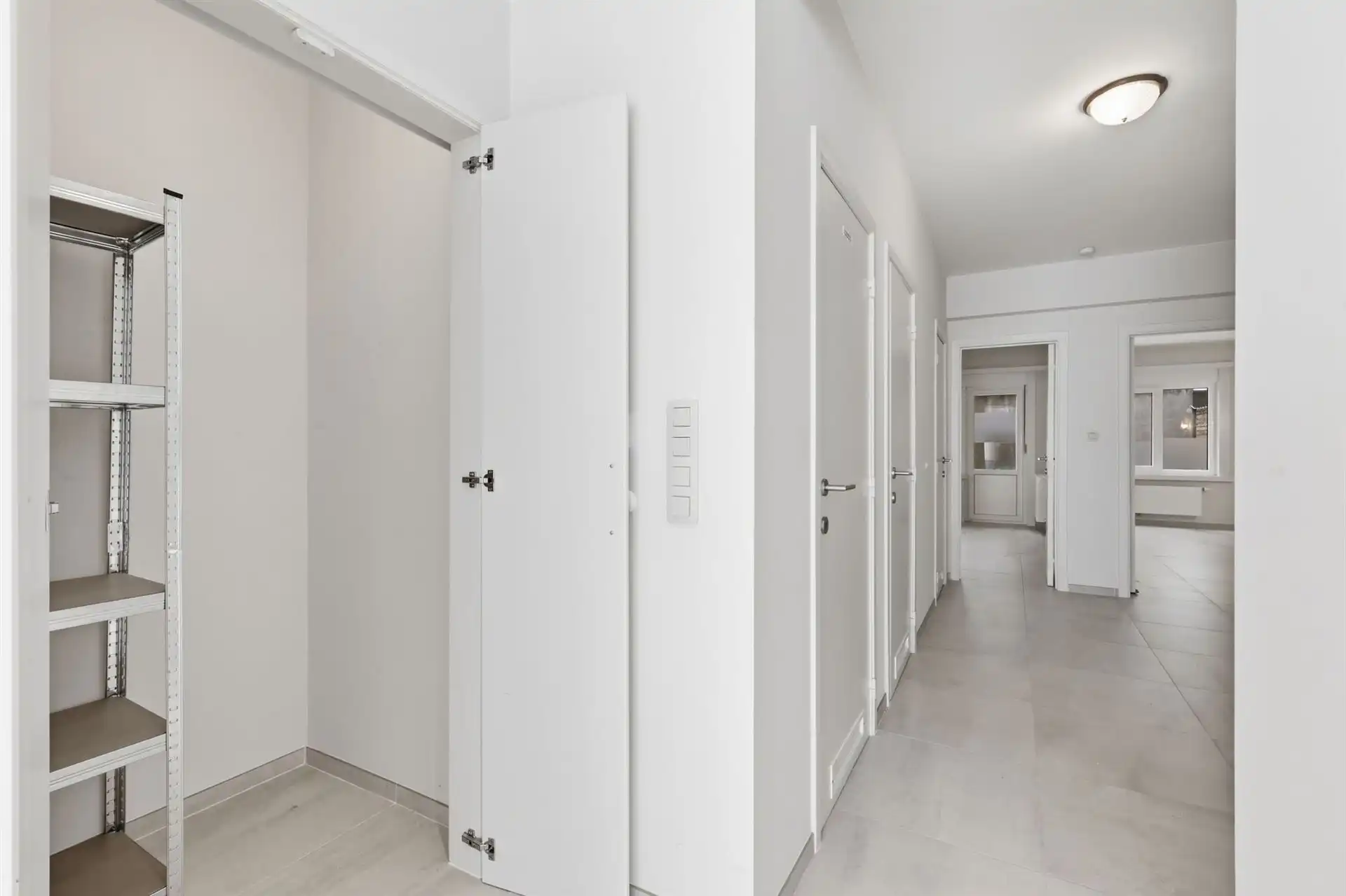 GERENOVEERD / RUGZIJDE ZEEDIJK foto 11