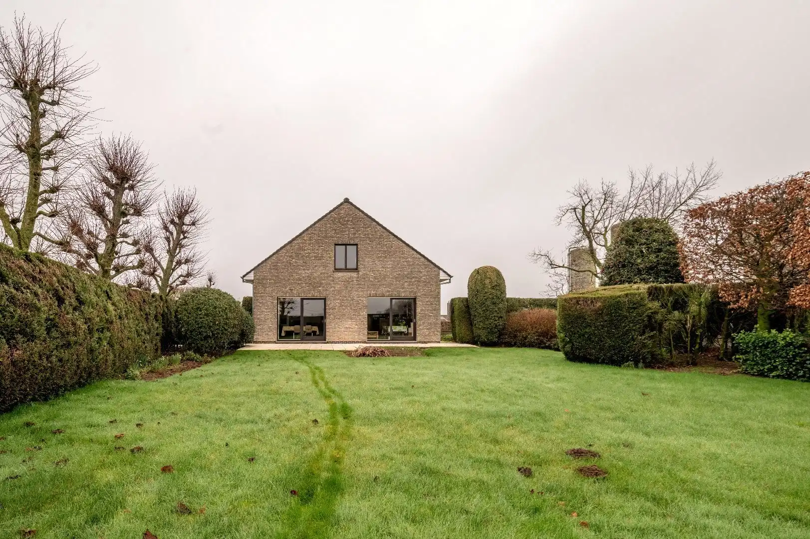 Woning op een perceel van 1394 m² en een terrein met groente- en veeteeltgebouwen op 7425 m² foto 10