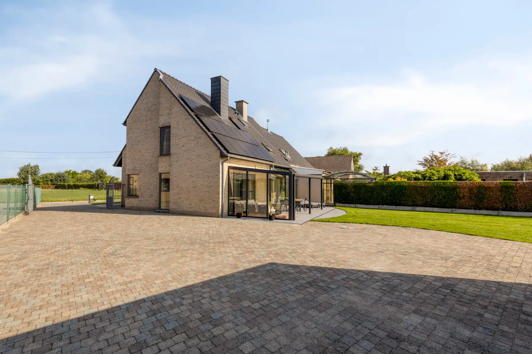 Instapklare woning met 3 slpk en ruime garage op toplocatie foto 26