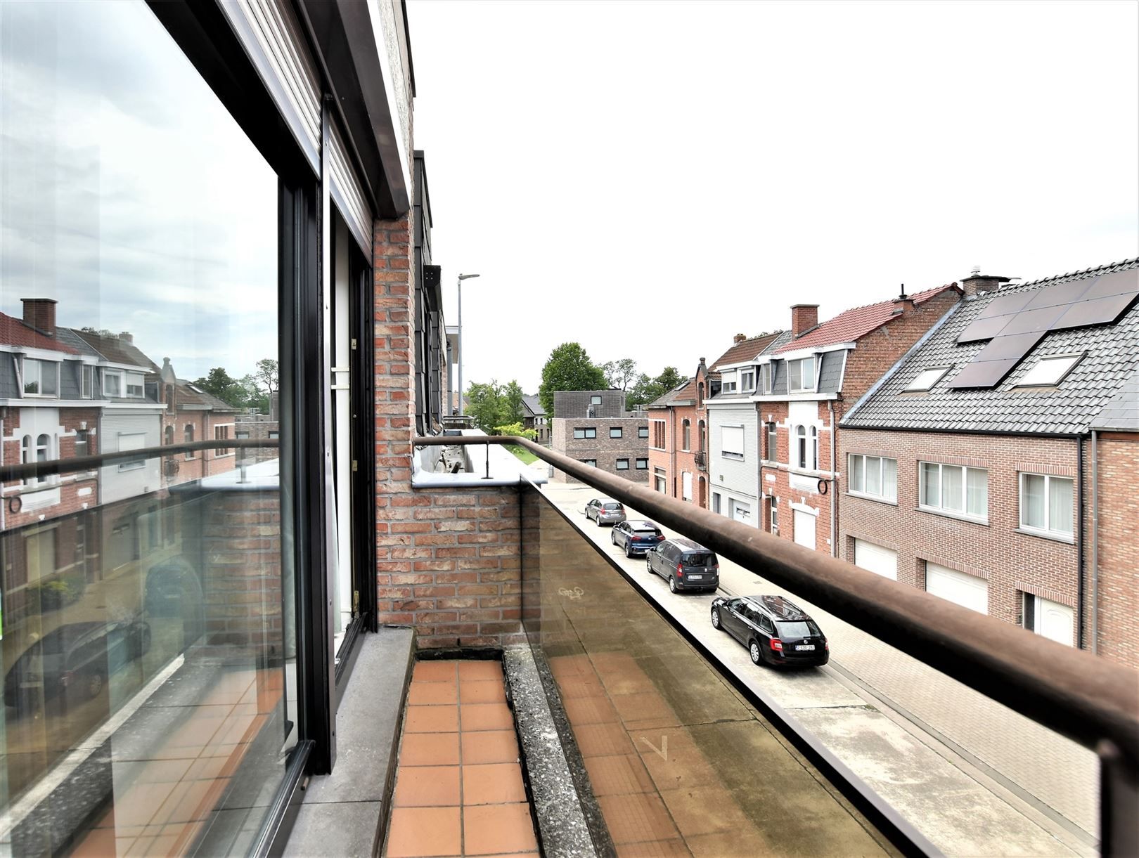 Ruim 2-slpk appartement met garage te St-Gillis Dendermonde foto 2