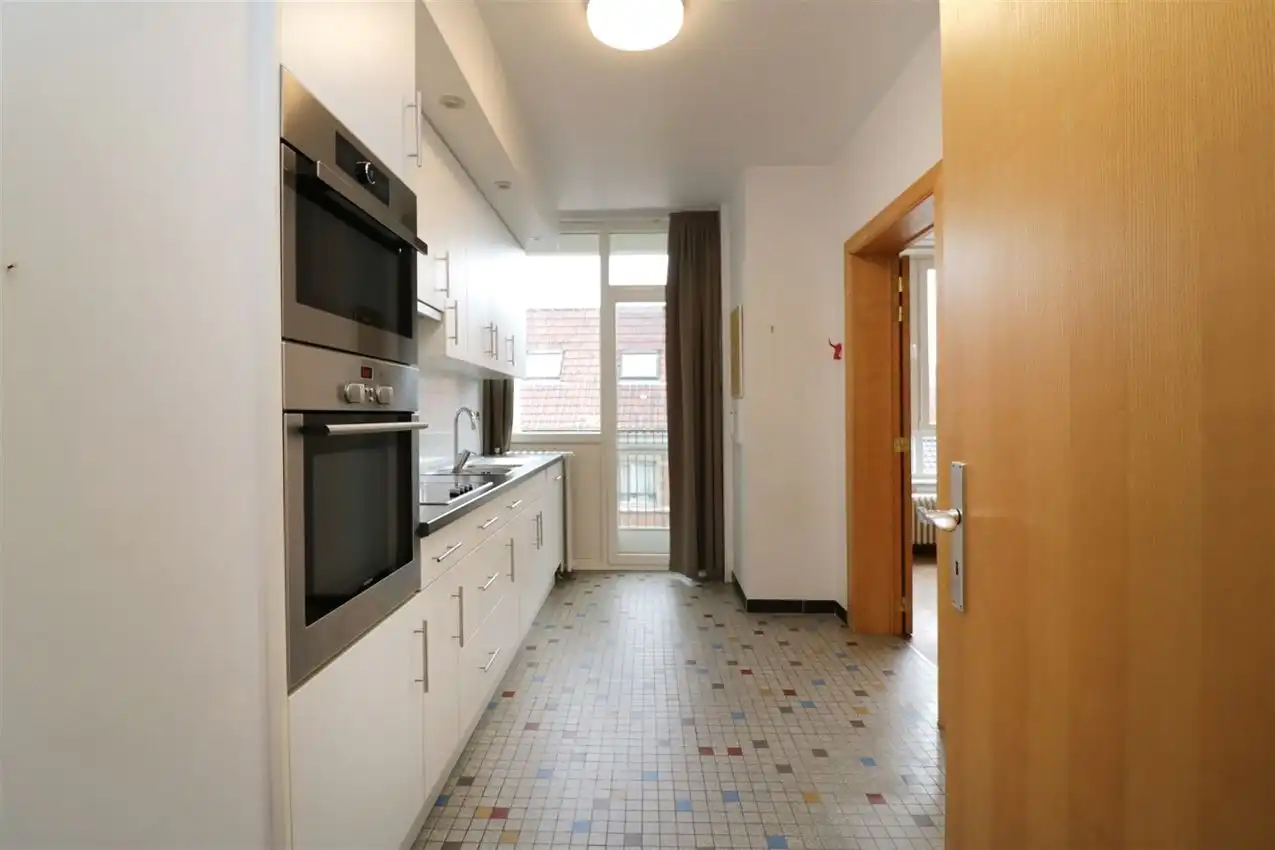 Karaktervol app. met 2 slpks en garage in hartje centrum foto 8