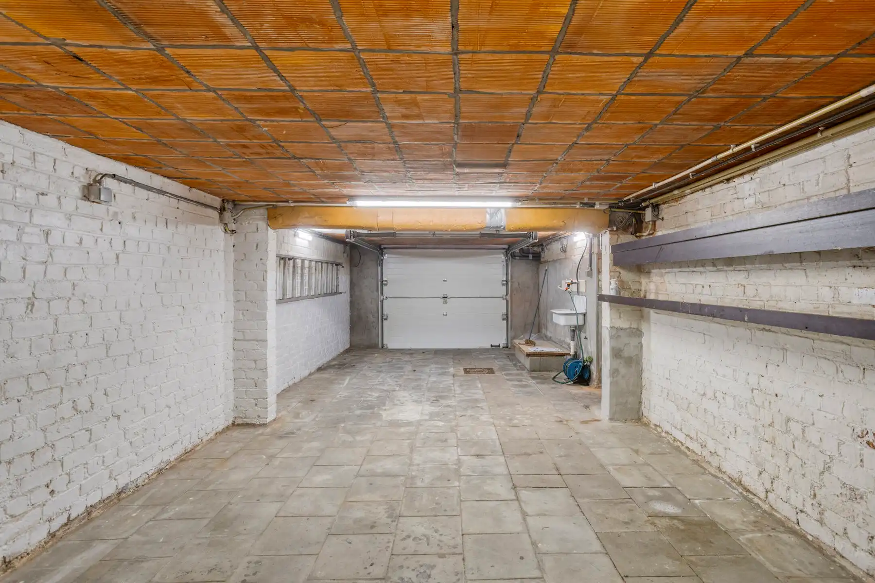 Goed gelegen woning met 4 slaapkamers, tuin en garage foto 19