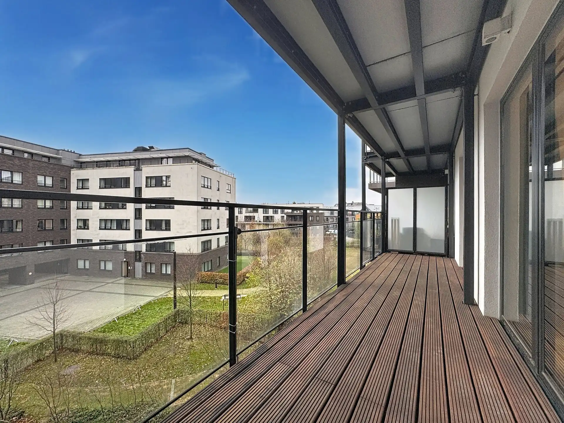 Prachtig 3-slaapkamerapp. met terras en parking (EPC: A-) foto 2